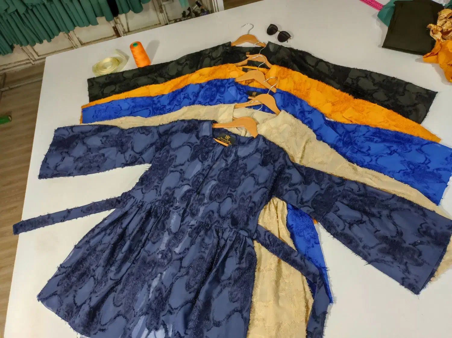 تعدادی شومیز بلند و فری سایز حراج|لباس|شیراز, سلطان آباد|دیوار