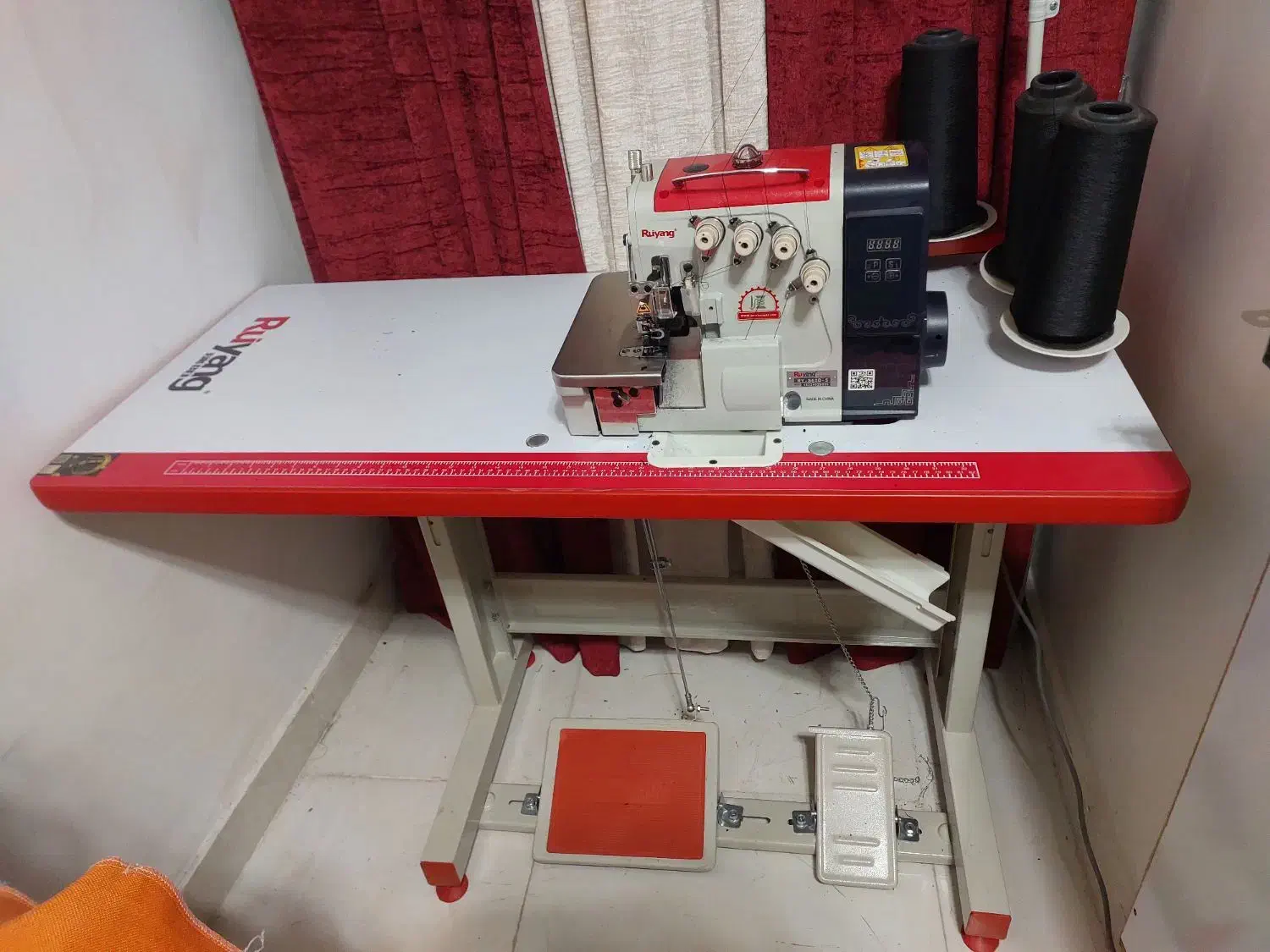 سر دوز ۵ نخ رویانگ|چرخ خیاطی و ریسندگی|رشت, یخسازی|دیوار