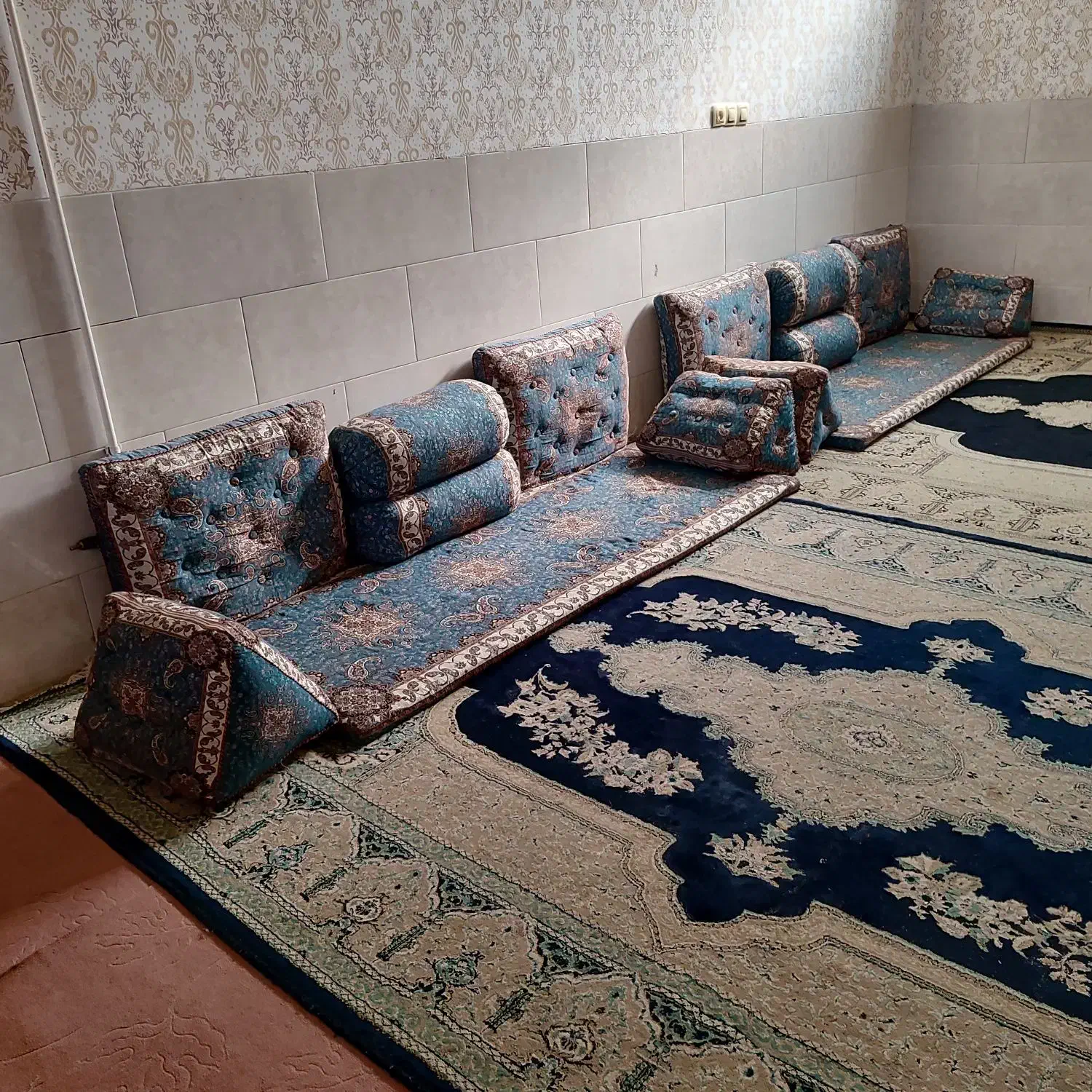 شاه نشین در حد نو 14تکه|پشتی|تفت, |دیوار