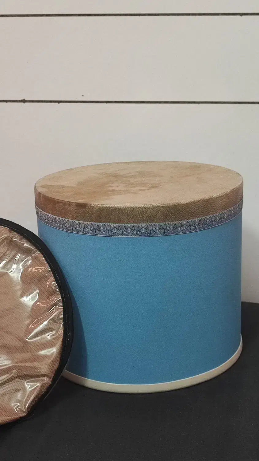 طبلک کودک|درام و پرکاشن|شیراز, فرهنگ شهر|دیوار