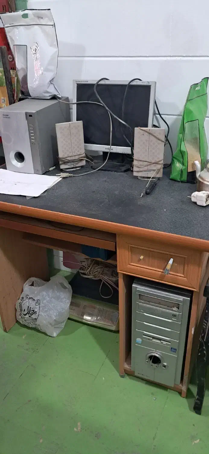 کامپیوتر|رایانه رومیزی|اقبالیه, |دیوار