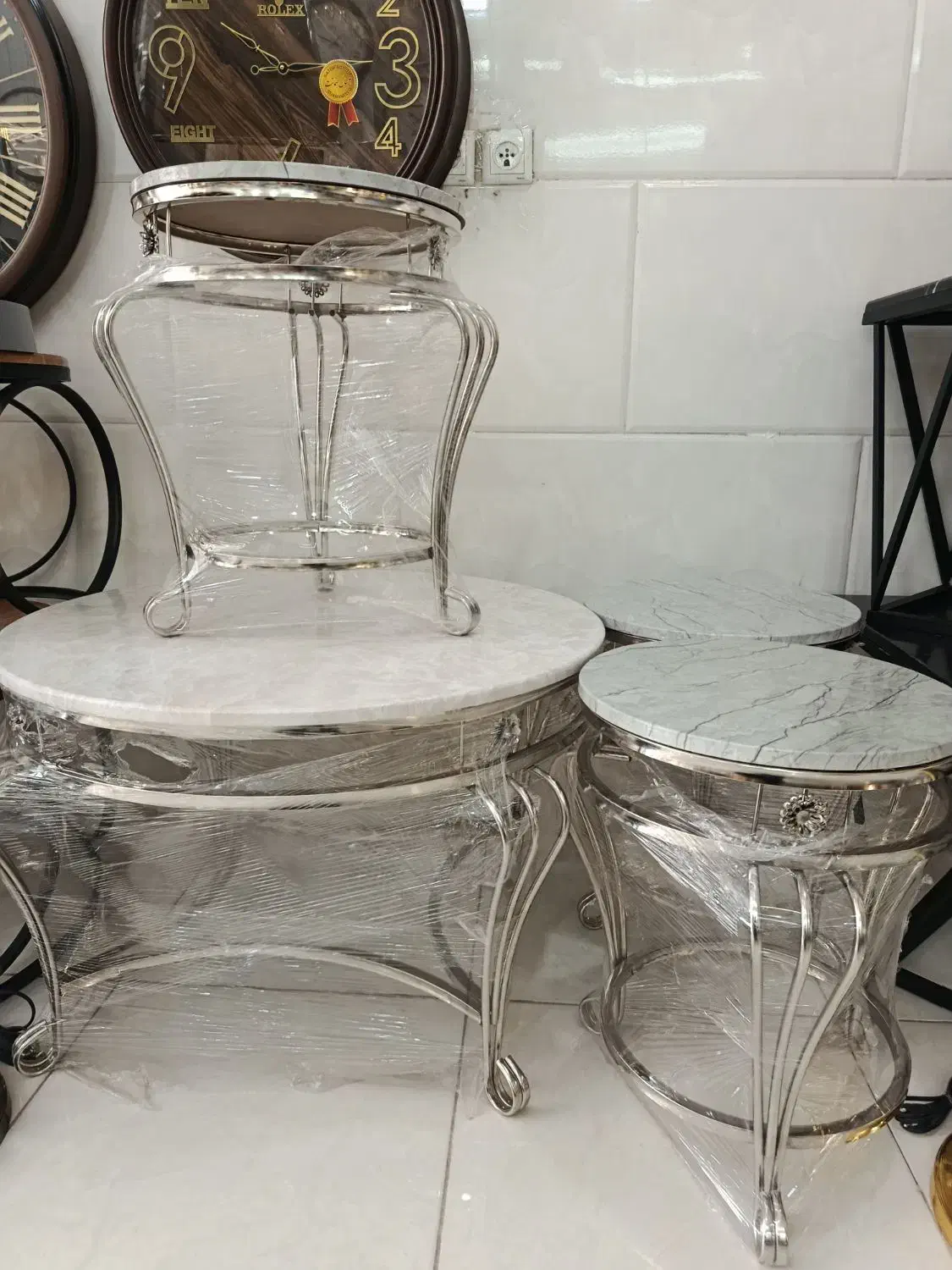 جلومبلی و عسلی فلزی کف قیمت بازار|مبلمان خانگی و میز عسلی|قم, باغ شریفی|دیوار