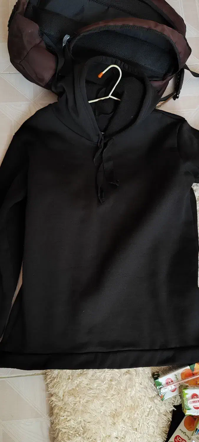 هودی کلاهدار|لباس|گنبد کاووس, |دیوار