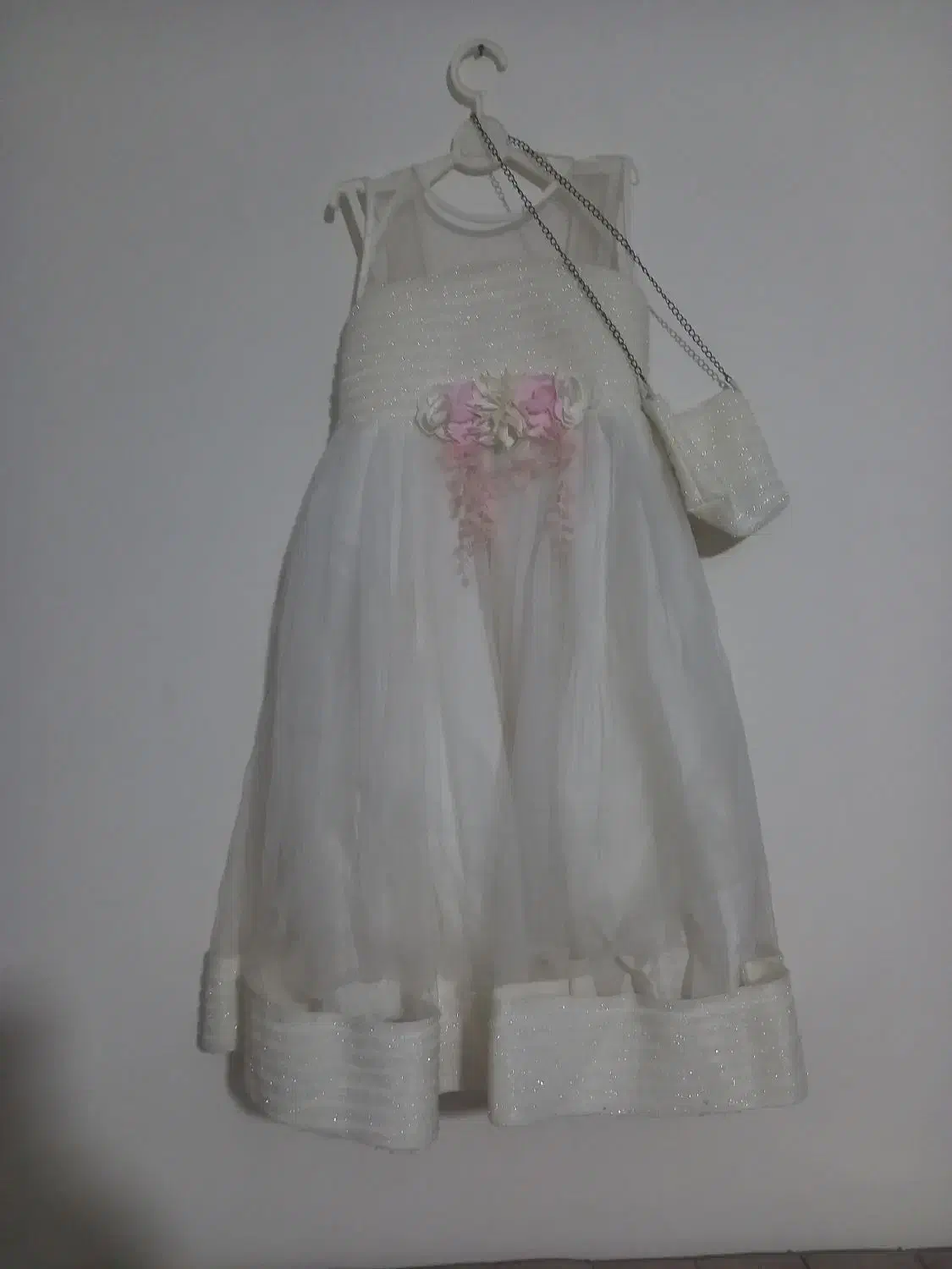 لباس عروس دخترانه|لباس|قدس, شهر‌قدس|دیوار