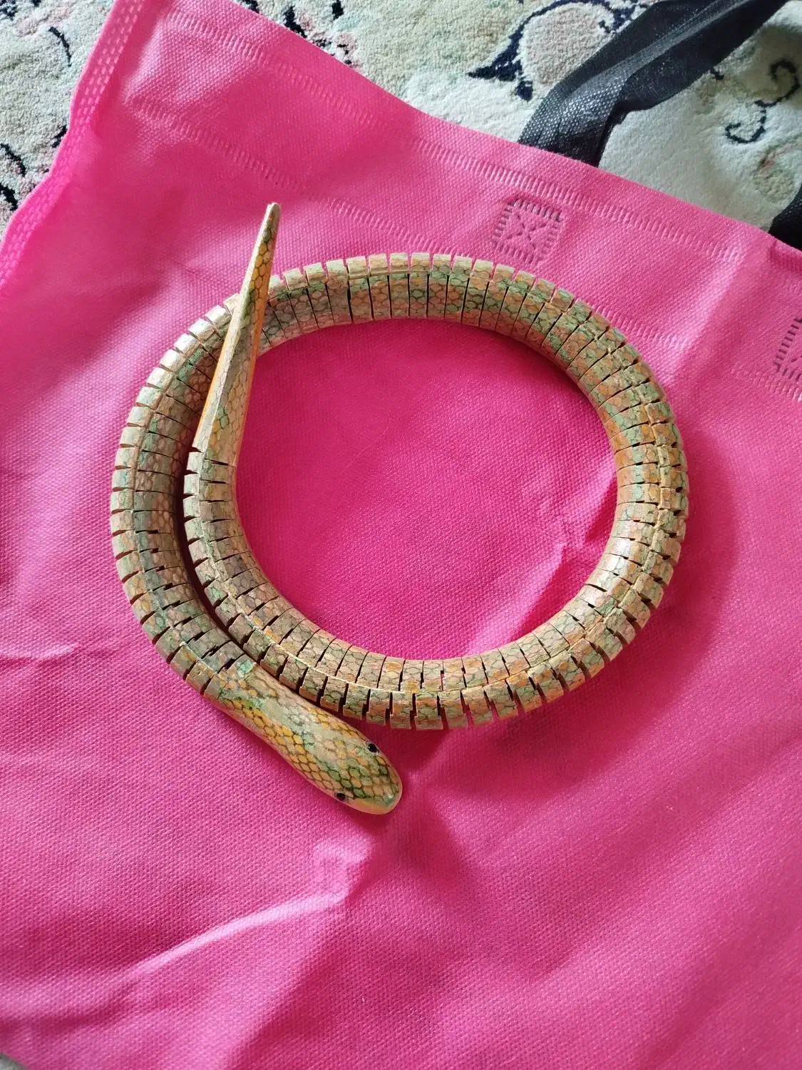 مارچوبی|اسباب‌‌بازی|قم, چهار مردان|دیوار