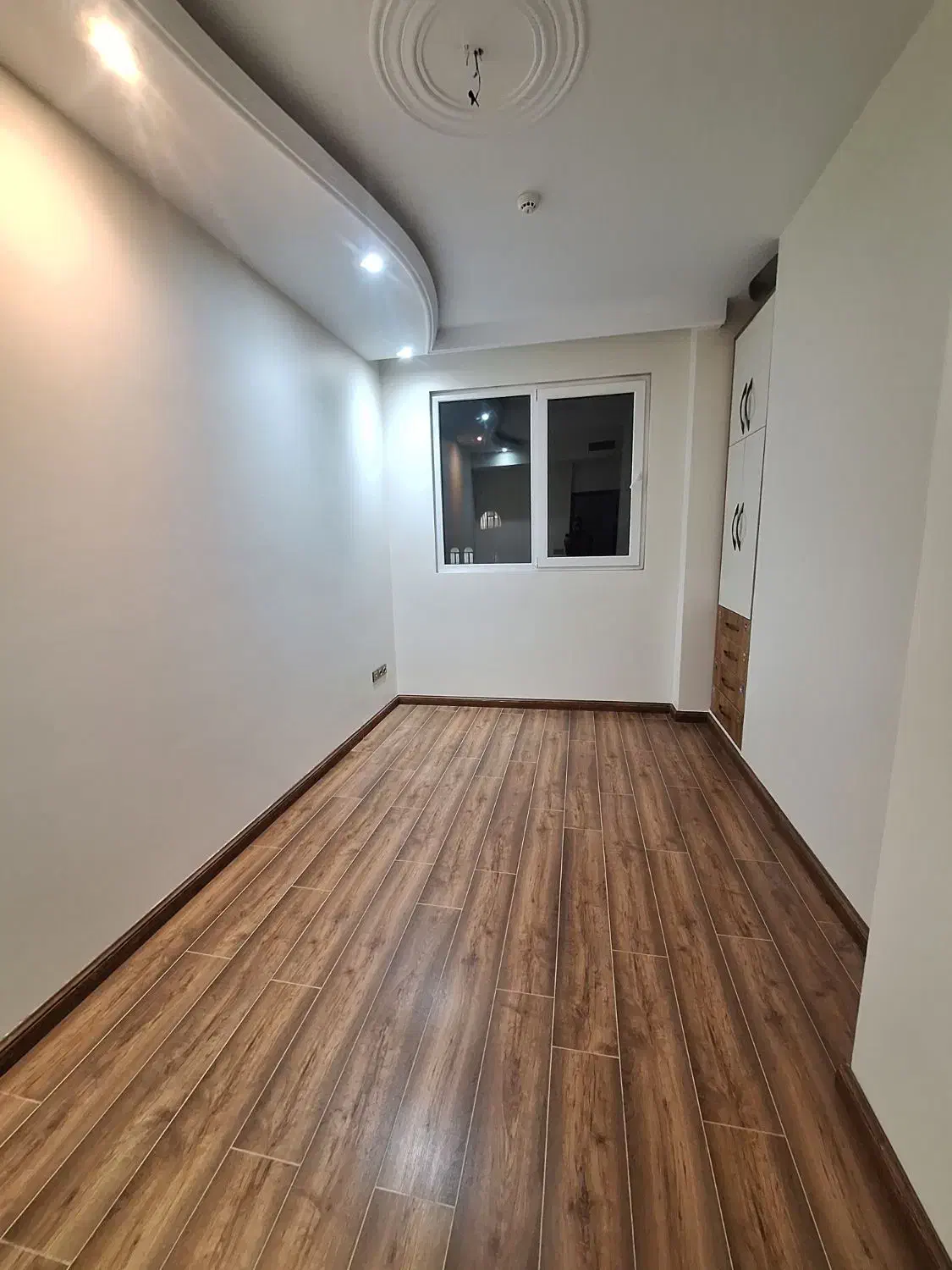 ۱۷۰مترسه خواب/تک واحدی/با دو پارکینگ/لادن شرقی