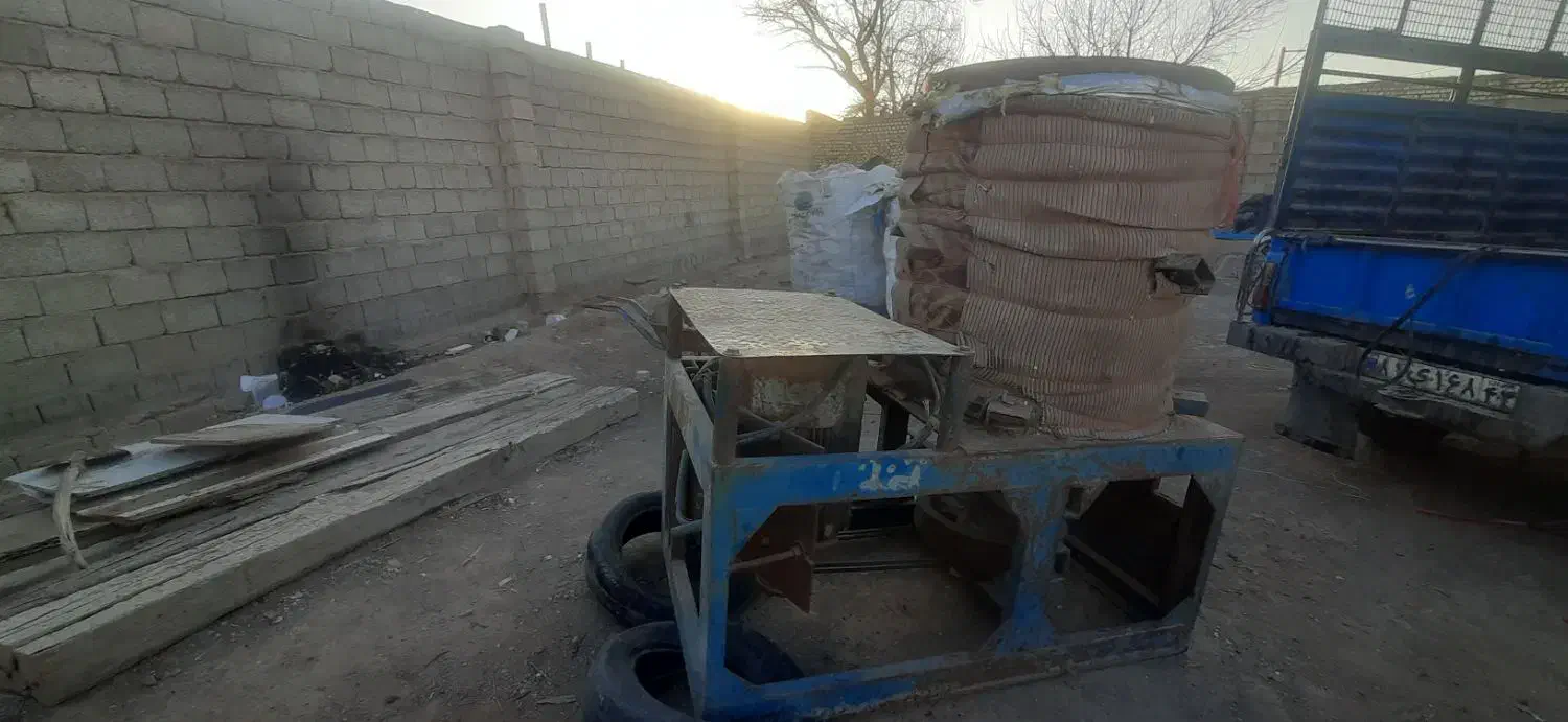 دستگاه کندر پلاستیک گلدشت است|ماشین‌آلات صنعتی|فلاورجان, |دیوار