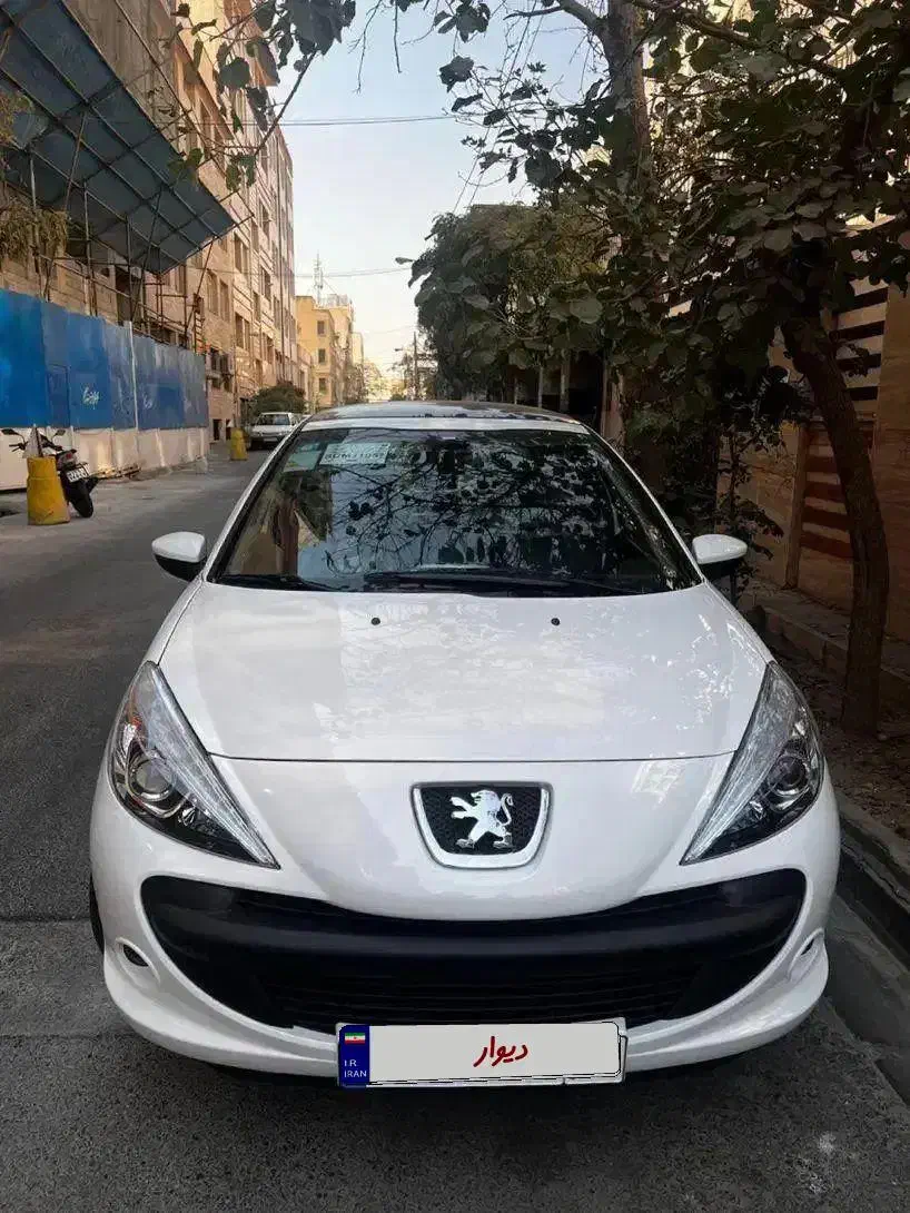 207 اتماتیک سقف شیشه ای سفید|خودرو سواری و وانت|تهران, ایرانشهر|دیوار