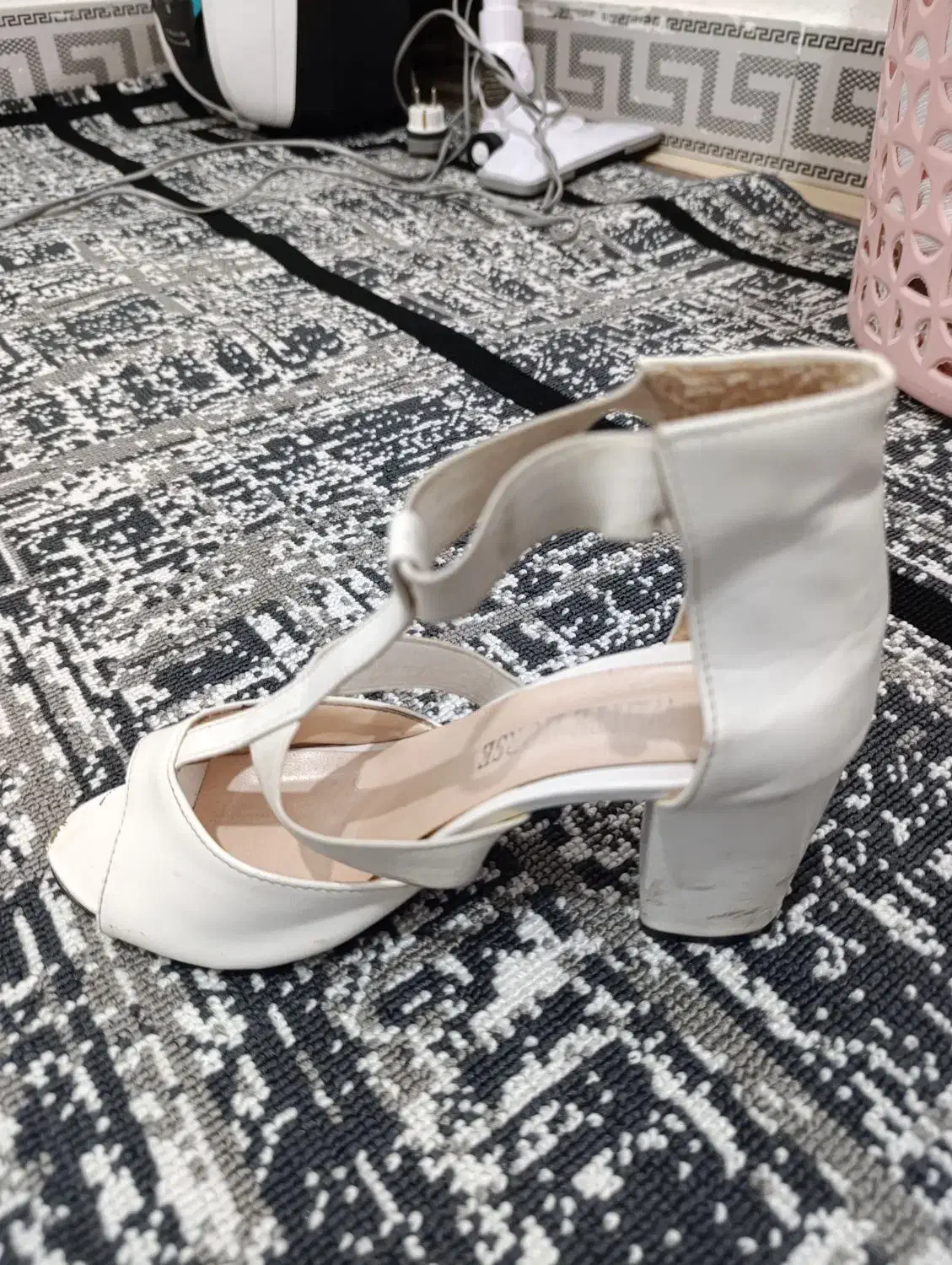 کفش پاشنه دار|کیف، کفش، کمربند|بروجرد, |دیوار