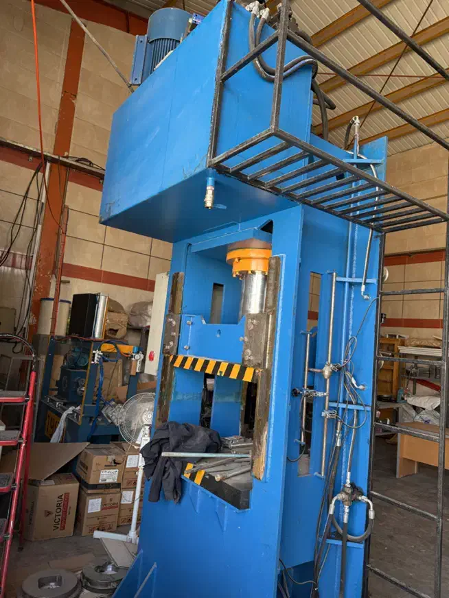 پرس هیدرولیک ۱۵۰ تن|ماشین‌آلات صنعتی|اصفهان, قهجاورستان|دیوار