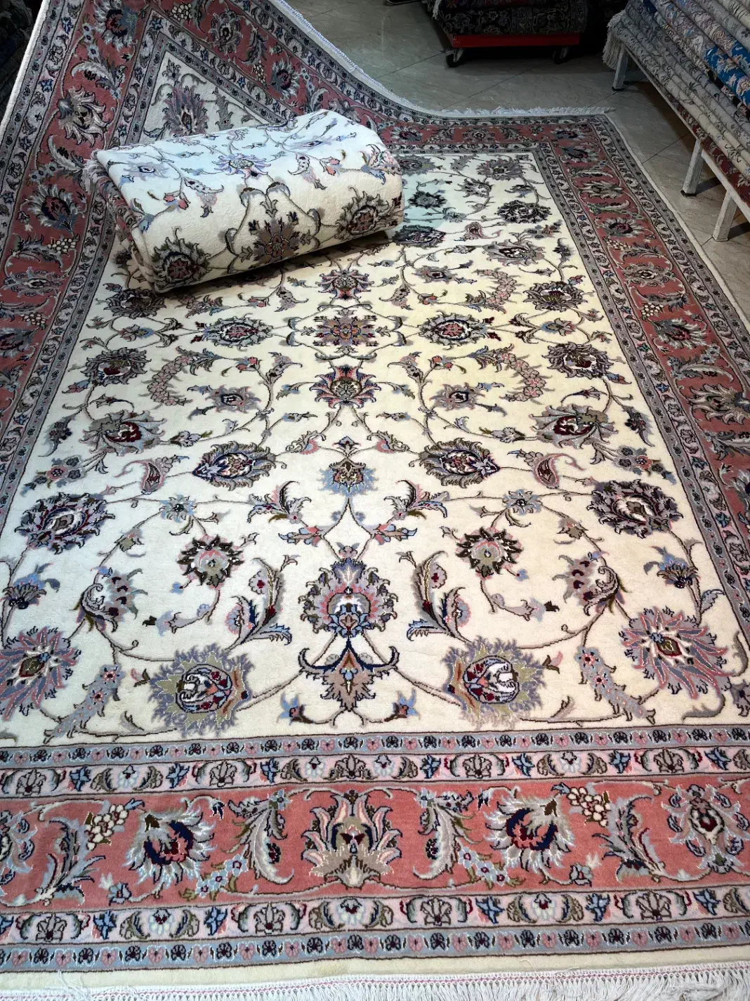 فرش دستباف جفت ۹ متری افشان کرم آستان قدس دستبافت|فرش|تهران, مولوی|دیوار