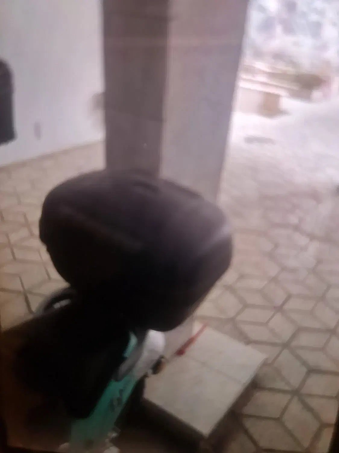 باکس موتور سالم ظرفیت  یک عدد کلاه ایمنی|قطعات یدکی و لوازم جانبی|مشهد, سناباد|دیوار