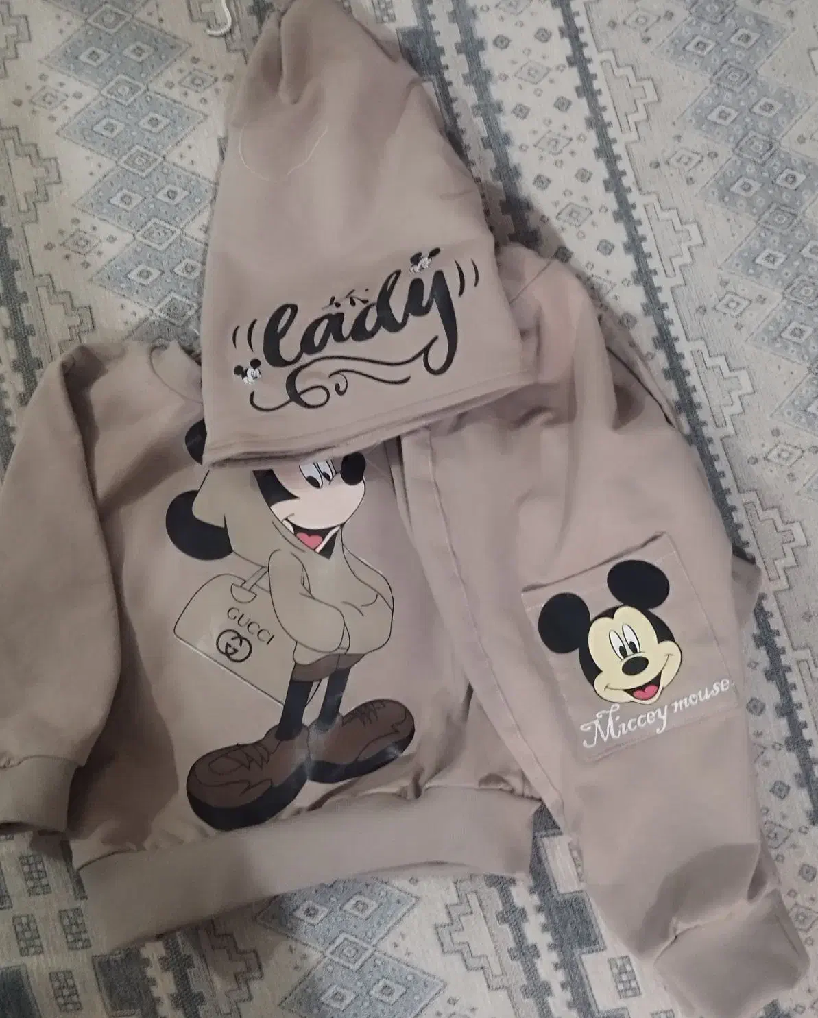 لباس بچگانه|کفش و لباس بچه|مشهد, کشف|دیوار