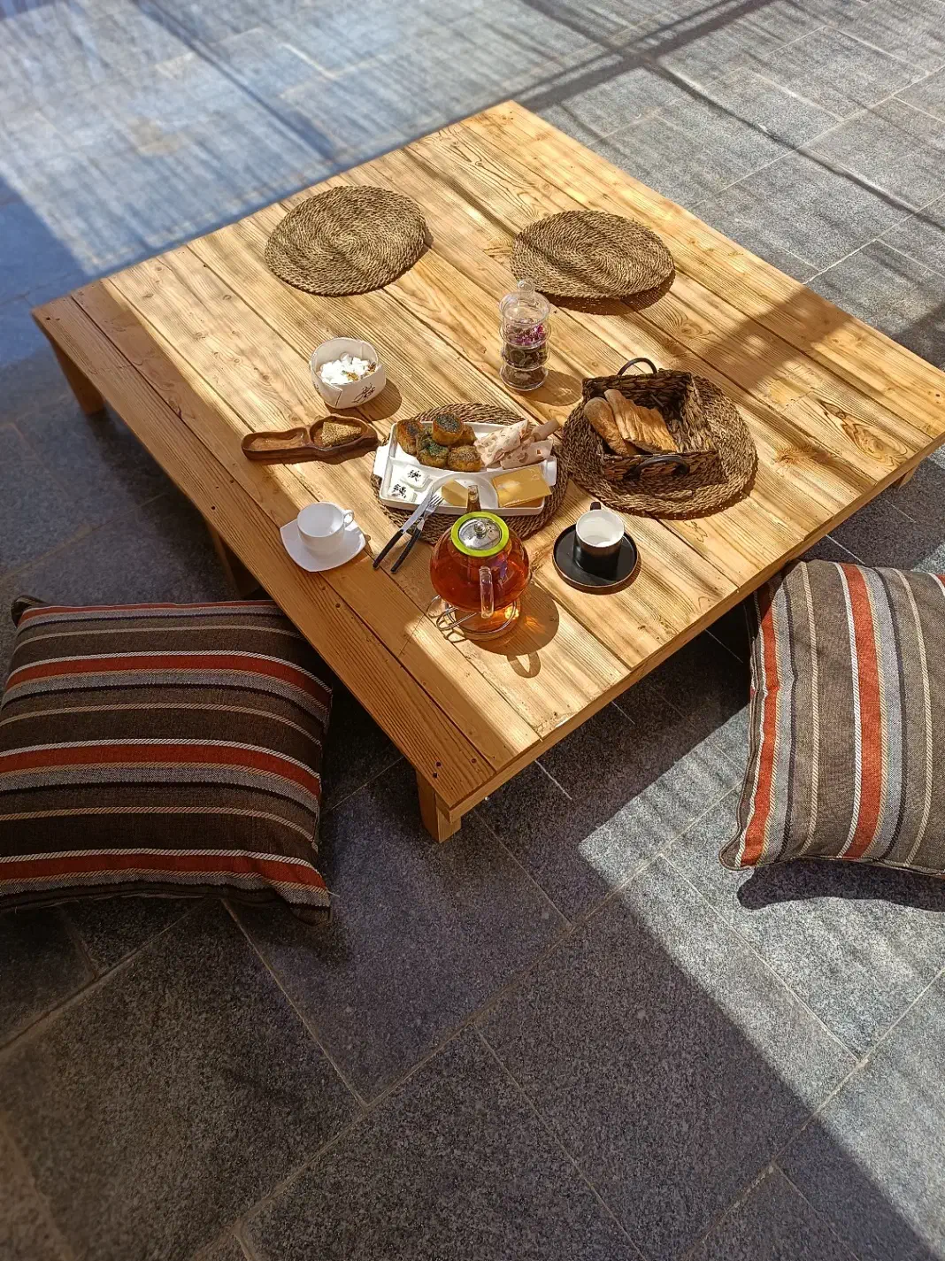 کوسن و تکیه گاه|مبلمان خانگی و میز عسلی|طرقبه, |دیوار