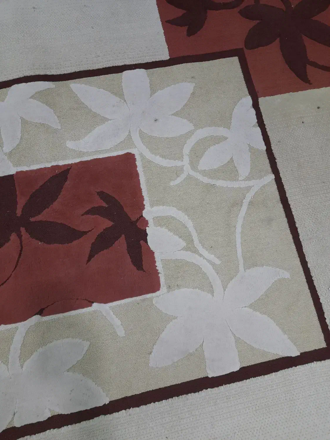 یک فرش ۶ متری و یک عدد کناره زرشکی|فرش|قم, انسجام|دیوار