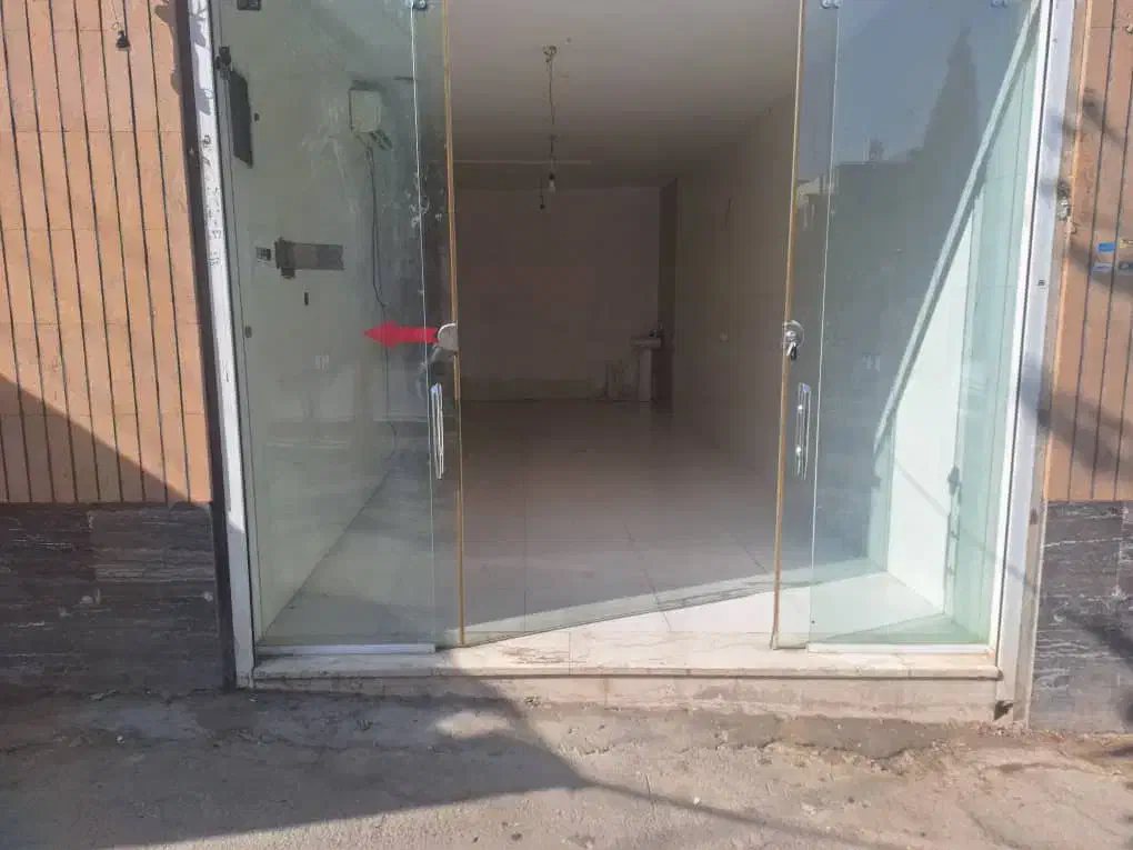 مغازه ۲۵ متری همکف واقع در..خ صاحب الزمان|اجارهٔ مغازه و غرفه|اصفهان, سرتاوه|دیوار