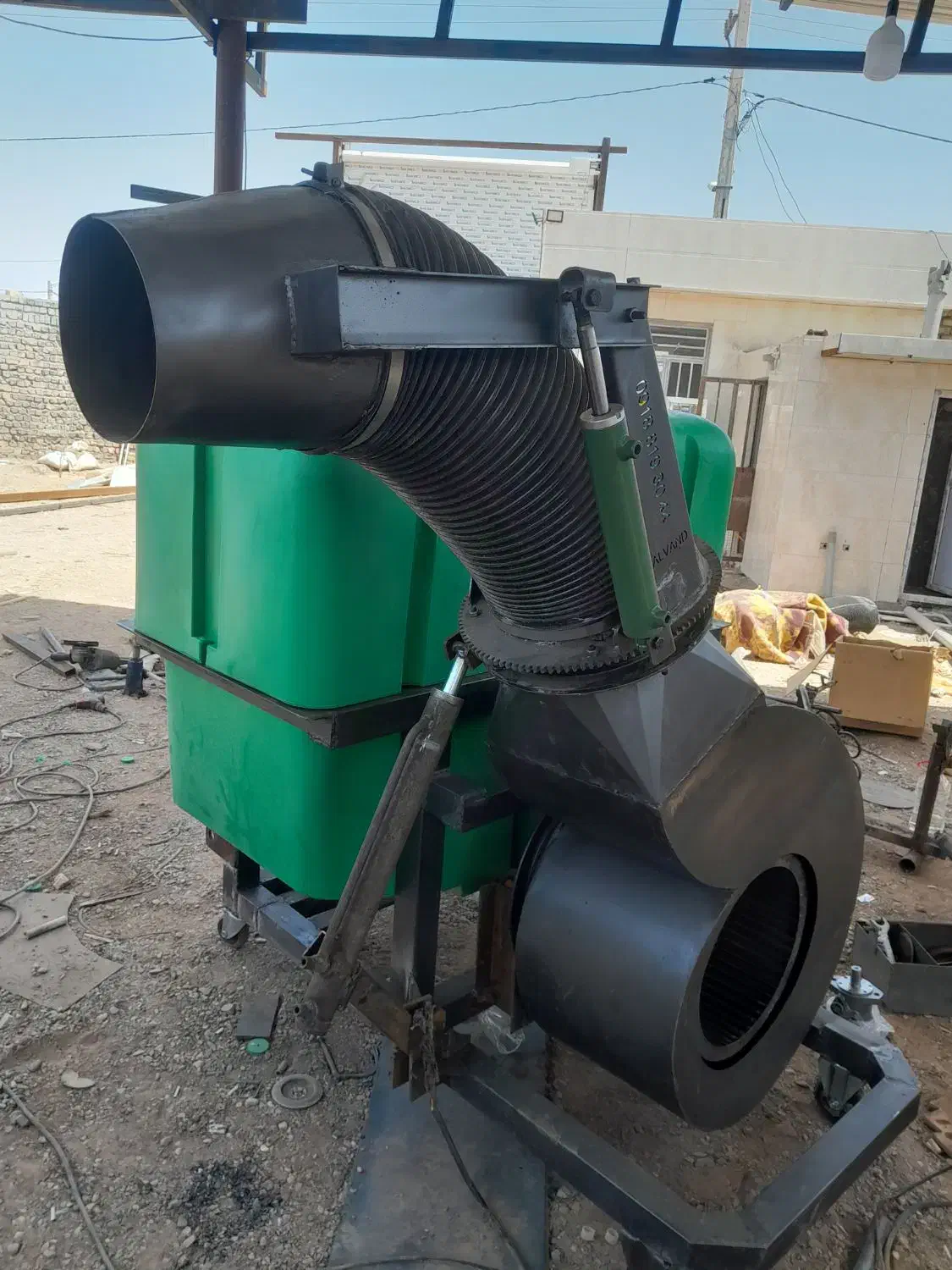 سمپاش توربولاینر ۸۰۰لیتری سمپاش توربو لاینر ۲۰۰۰لی|ماشین‌آلات صنعتی|شیراز, آزادی|دیوار