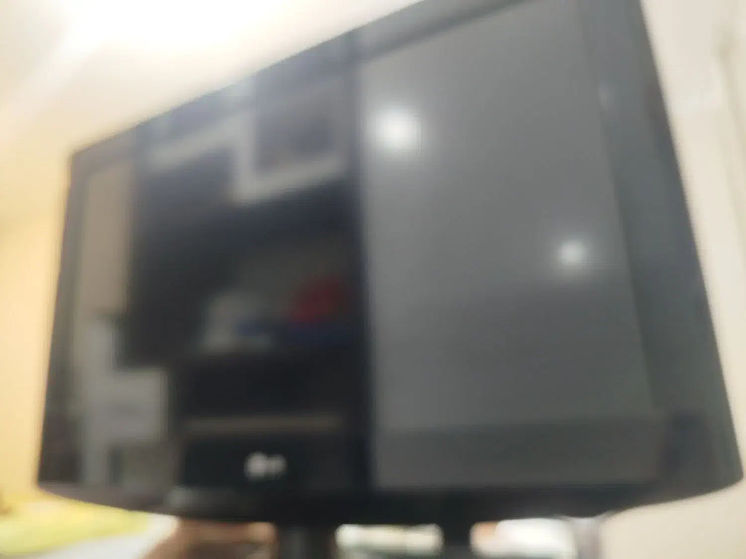 تلویزیون ۳۲ الجی|تلویزیون و پروژکتور|ری, دیلمان|دیوار