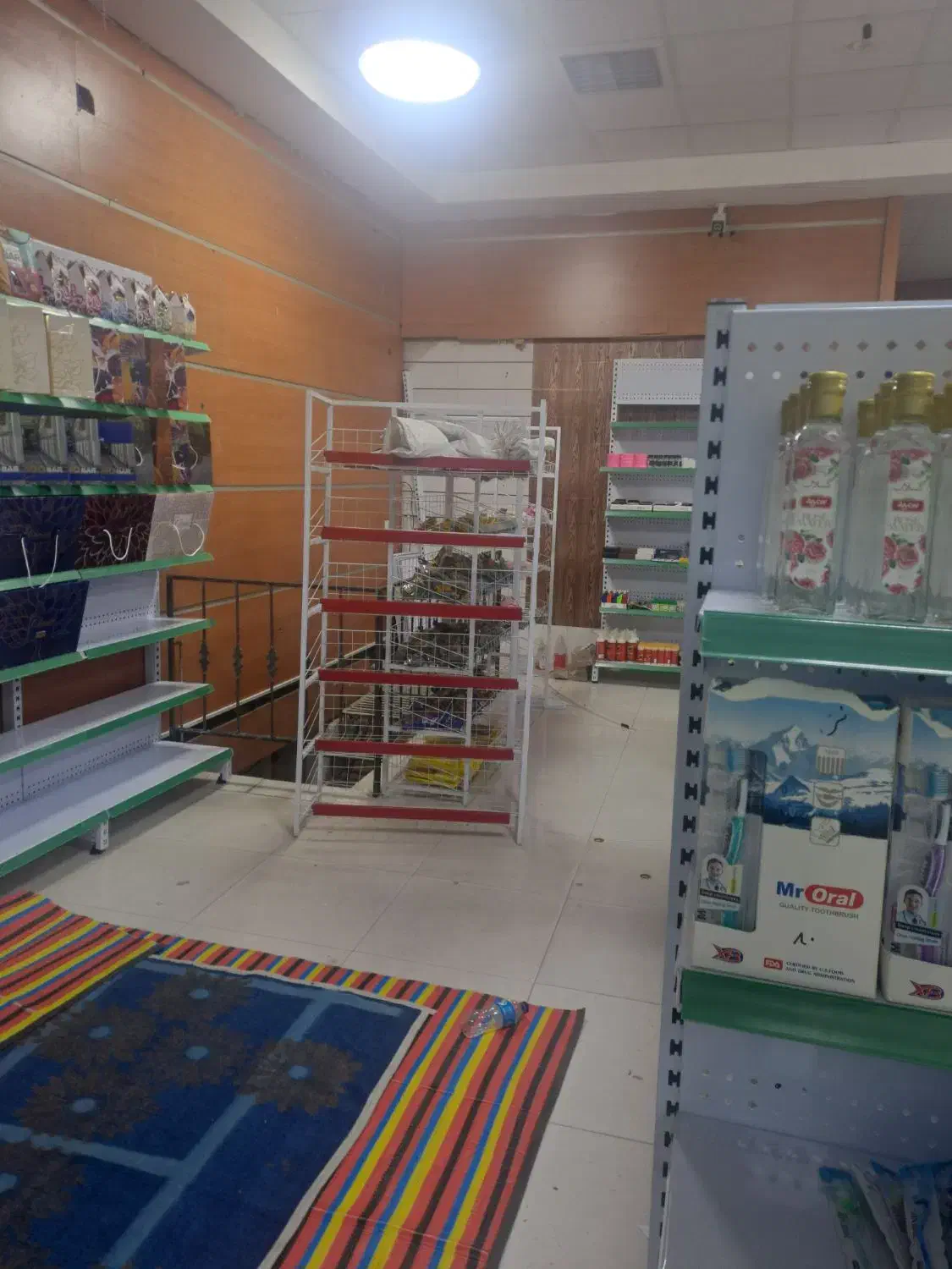 قفسه ترازو رگال میز یخ چال فریز رو غیره|فروشگاه و مغازه|خرم‌آباد, |دیوار