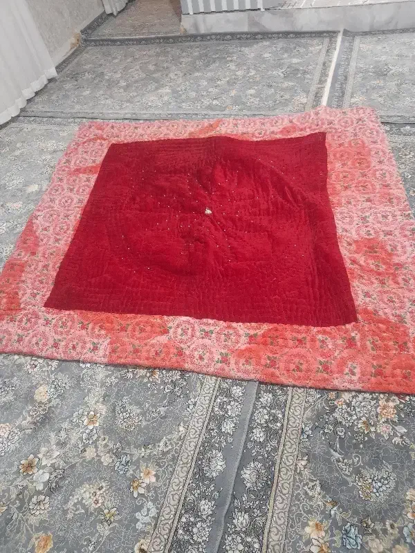 لاحاف بزرگ|رختخواب، بالش، پتو|بهار, |دیوار