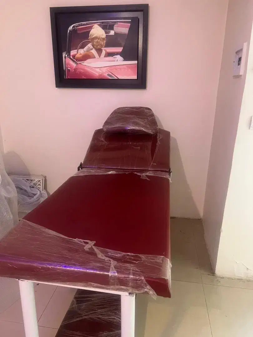 تخت ماساژ تاشو|آرایشگاه و سالن‌های زیبایی|تهران, آسمان|دیوار