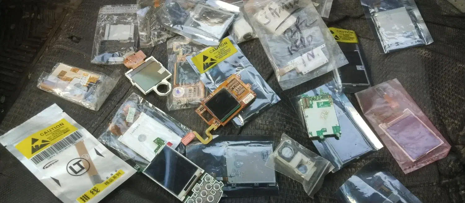 تعدادی لوازم موبایل .|لوازم جانبی موبایل و تبلت|بم, |دیوار