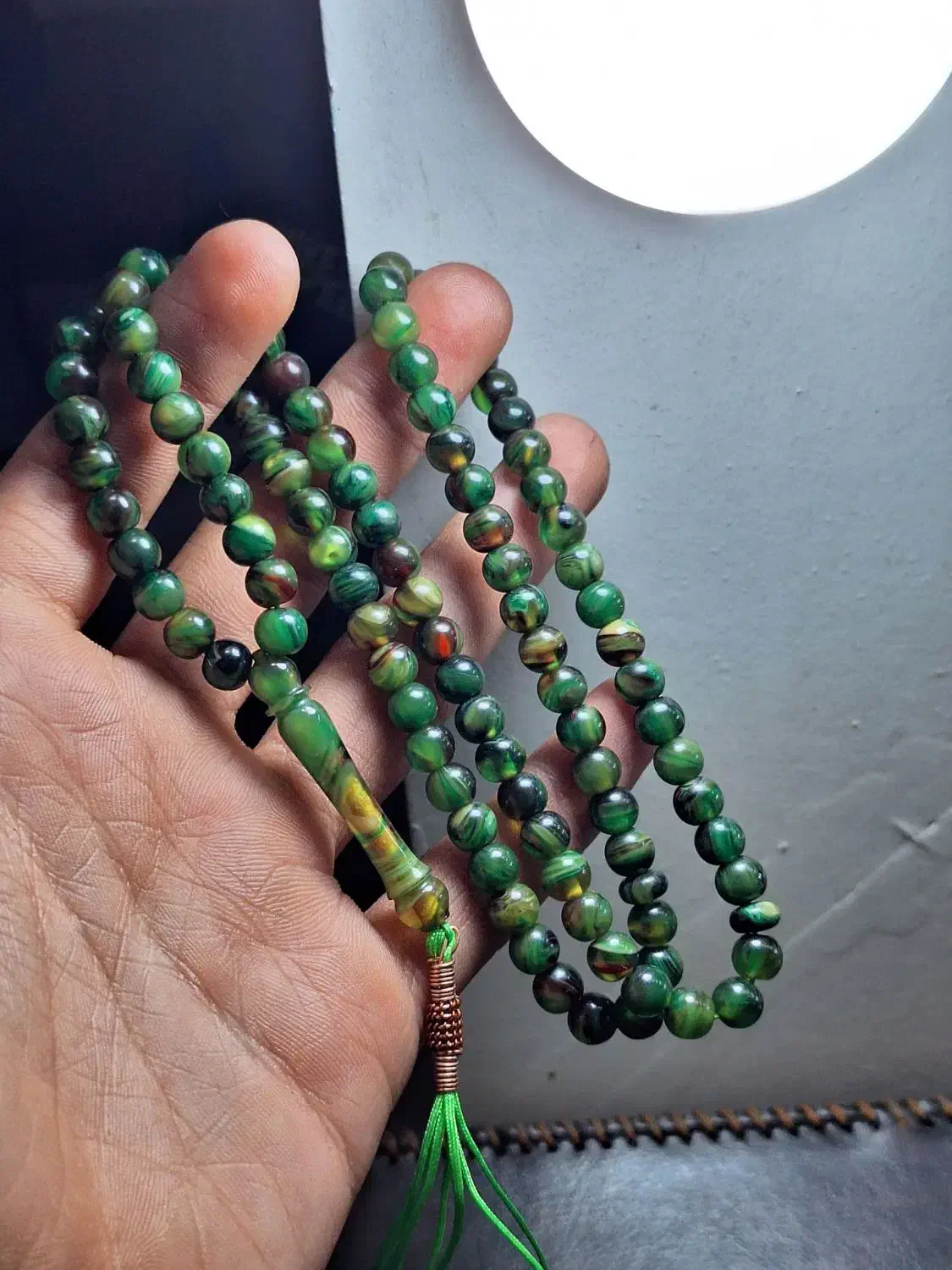 تسبیه|کلکسیون اشیاء عتیقه|تهران, فلسطین (میدان انقلاب)|دیوار