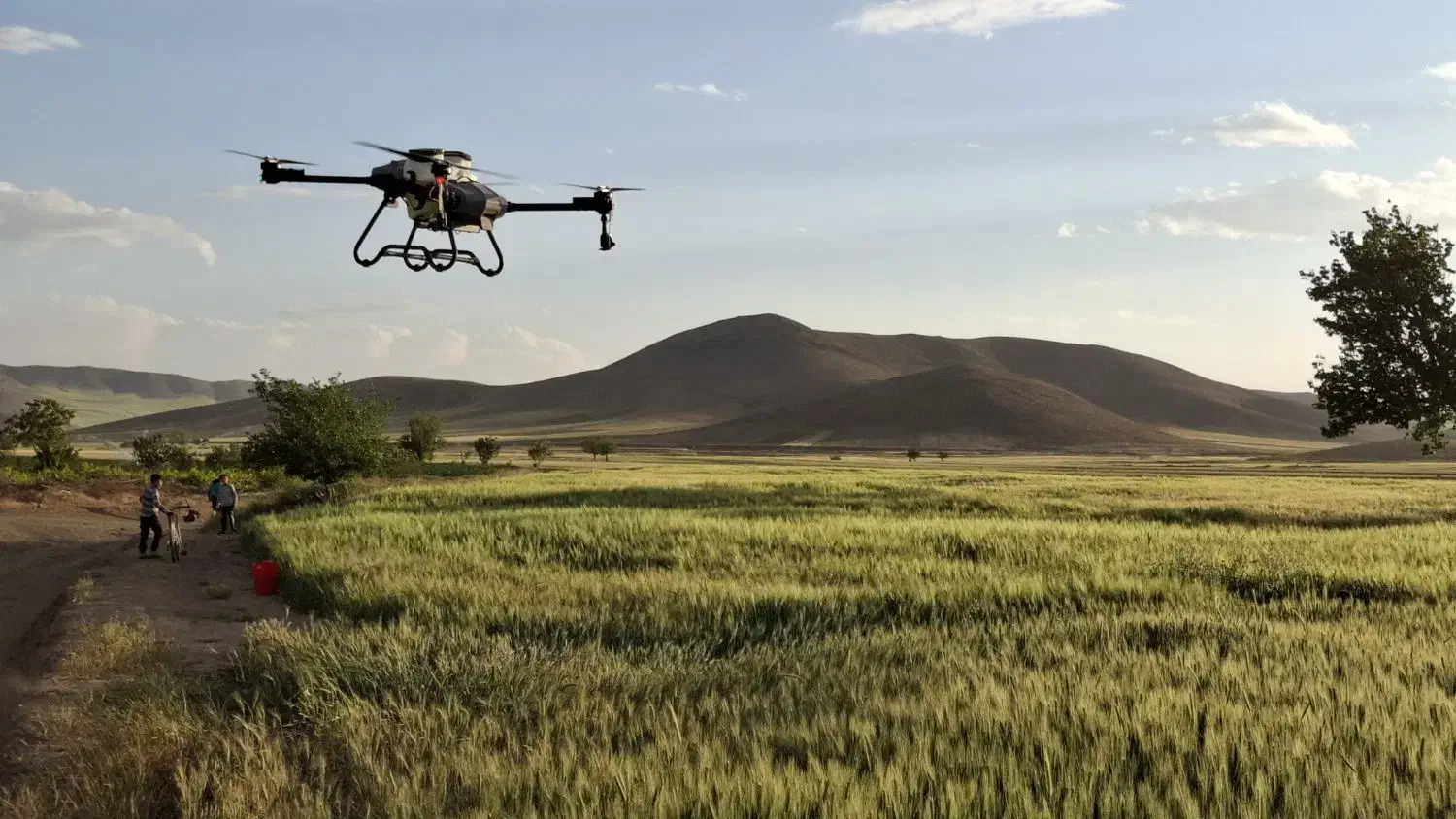 سمپاشی با پهپاد ۳۰ لیتری|خدمات باغبانی و درختکاری|کارون, |دیوار