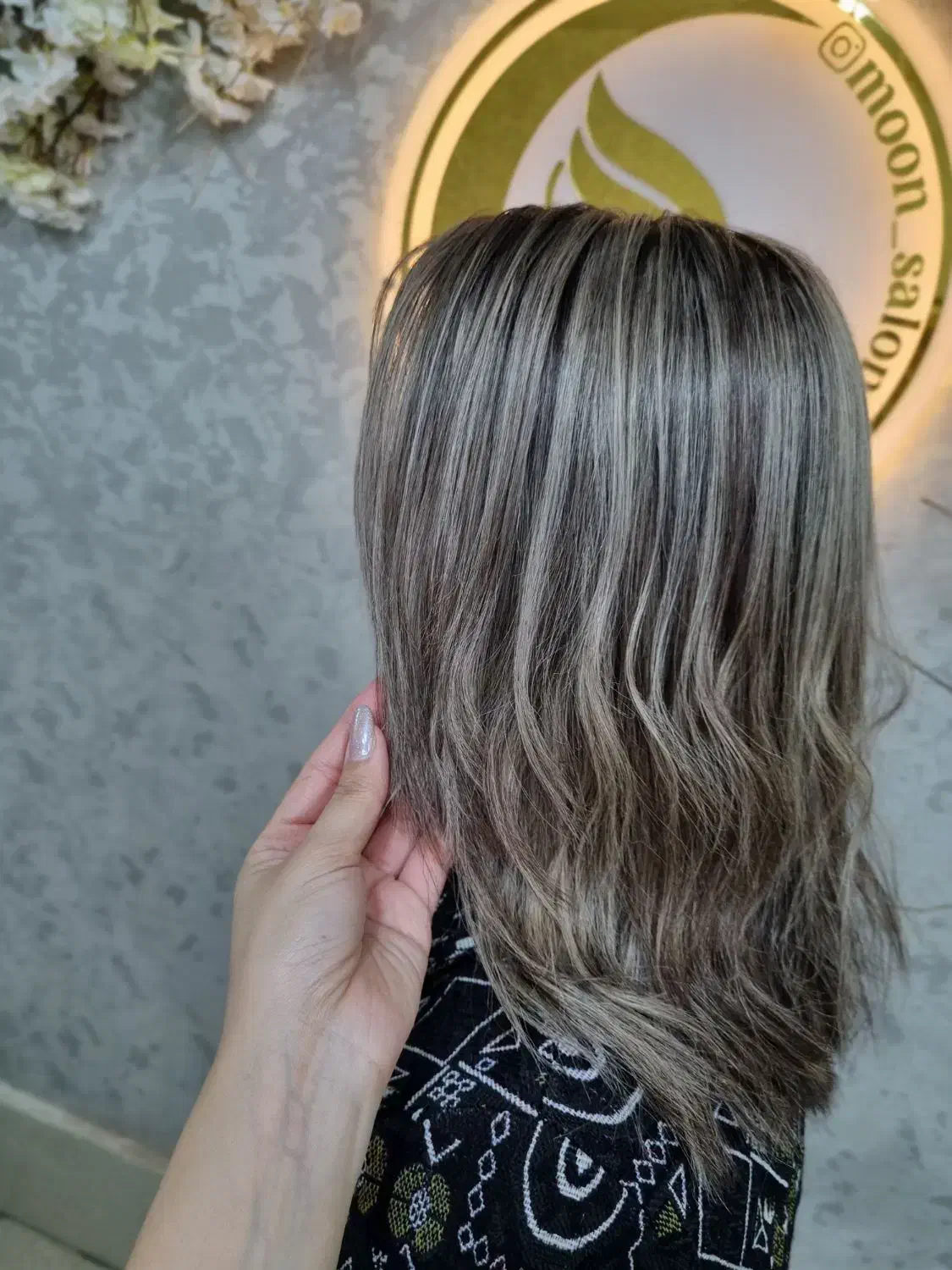 رنگ و لایت|خدمات آرایشگری و زیبایی|رشت, لاکانی|دیوار