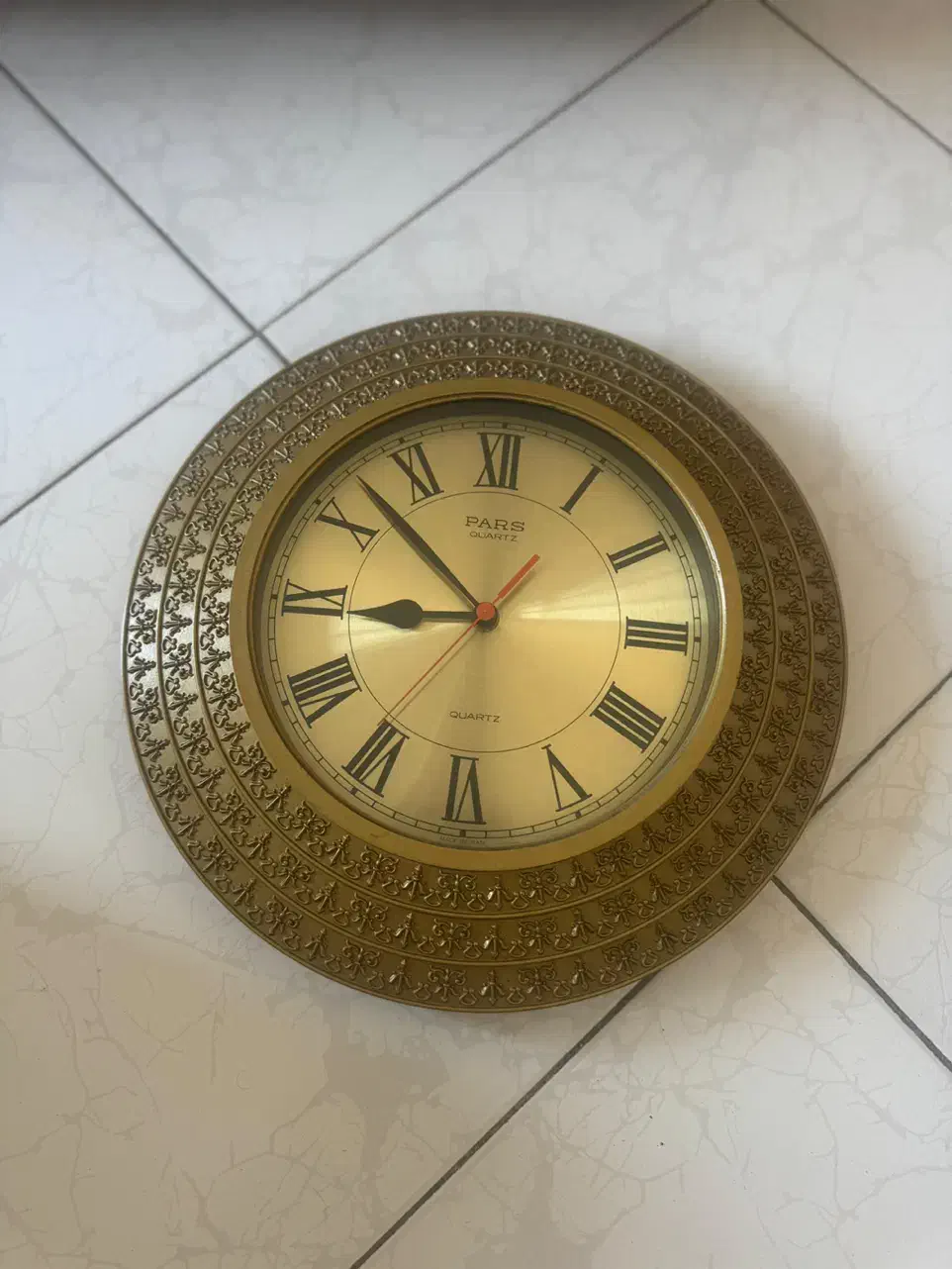 ساعت دیواری قدیمی quartz|ساعت دیواری و تزئینی|تهران, صادقیه|دیوار