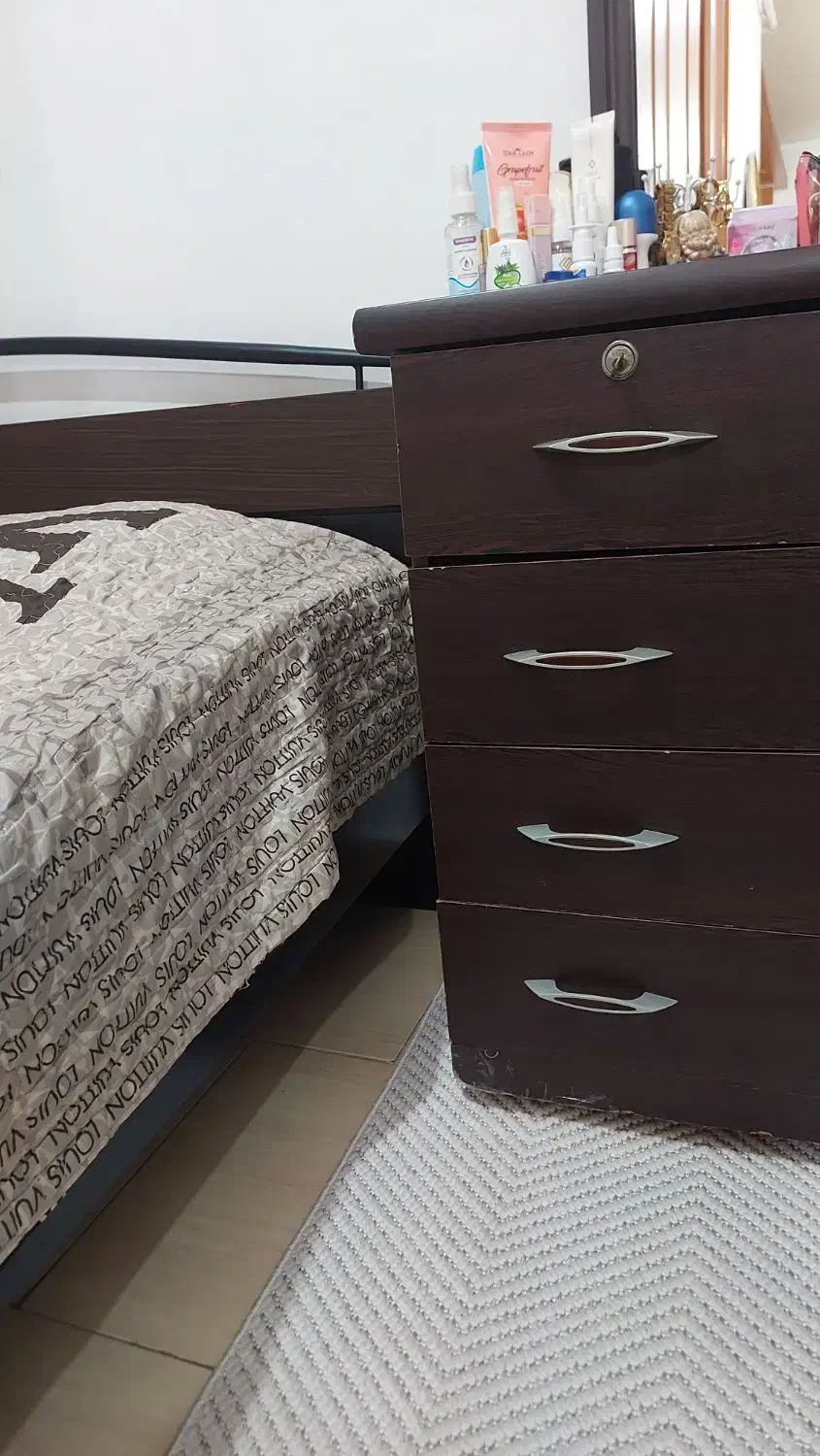 تخت و دراور|تخت و سرویس خواب|رشت, باهنر|دیوار