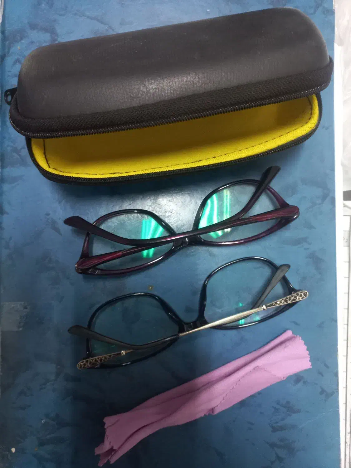 عینک|اشیا|قم, آزادگان|دیوار