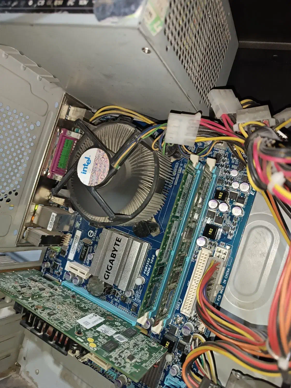 کیس مانیتور کامل ddr3 سالم و سرحال|رایانه رومیزی|مشهد, شهید قربانی|دیوار