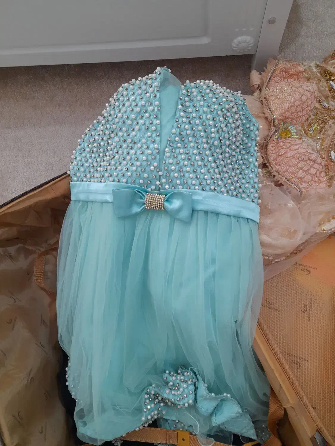 تعداد زیادی لباس حراج|لباس|فردیس, منظریه|دیوار