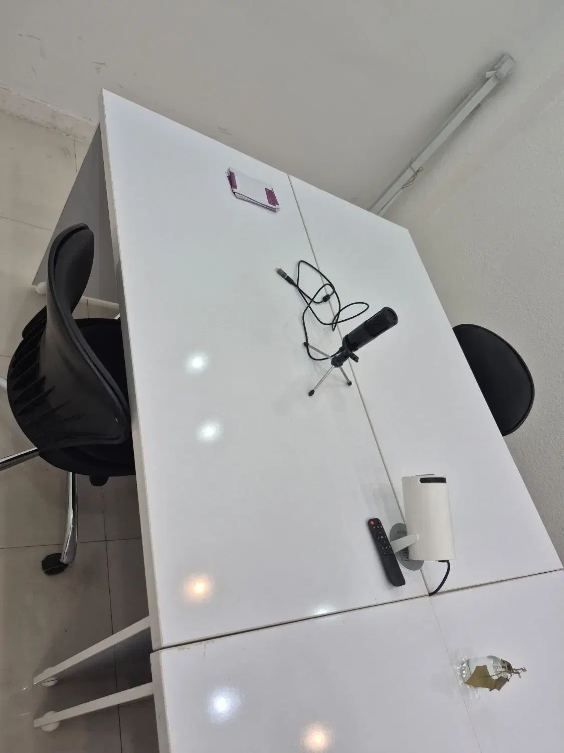 میز صندلی|دفتر کار|خورموج, |دیوار