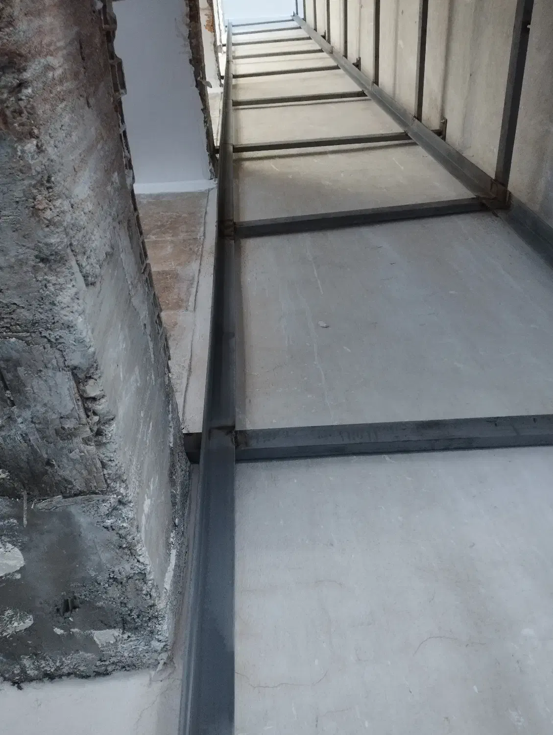 نصب اهنکشی آسانسور|خدمات پیشه و مهارت|جلفا, |دیوار