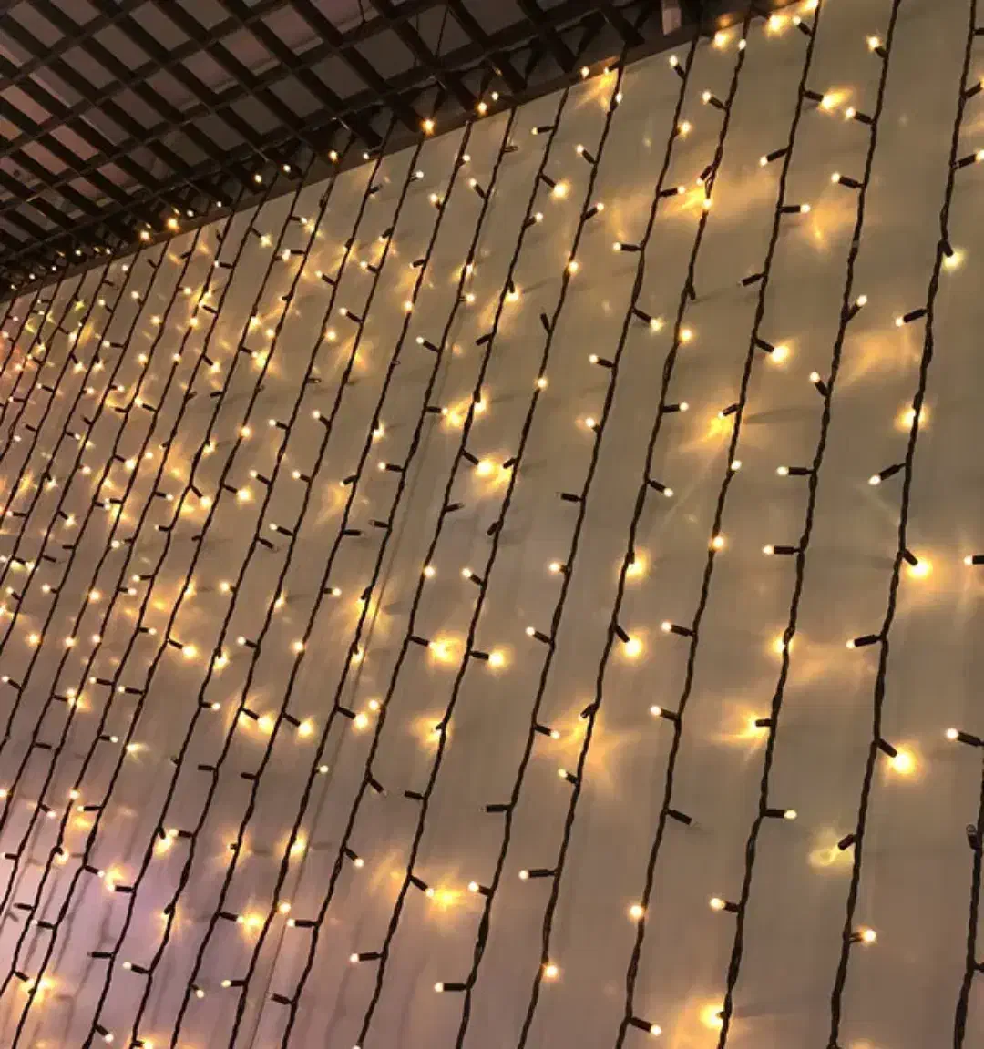 ریسه کریستالی و سوزنی ۱۰۰ و ۲۰۰ لامپ سیم مشکی|ریسه و چراغ تزئینی|کرج, اصفهانیها|دیوار