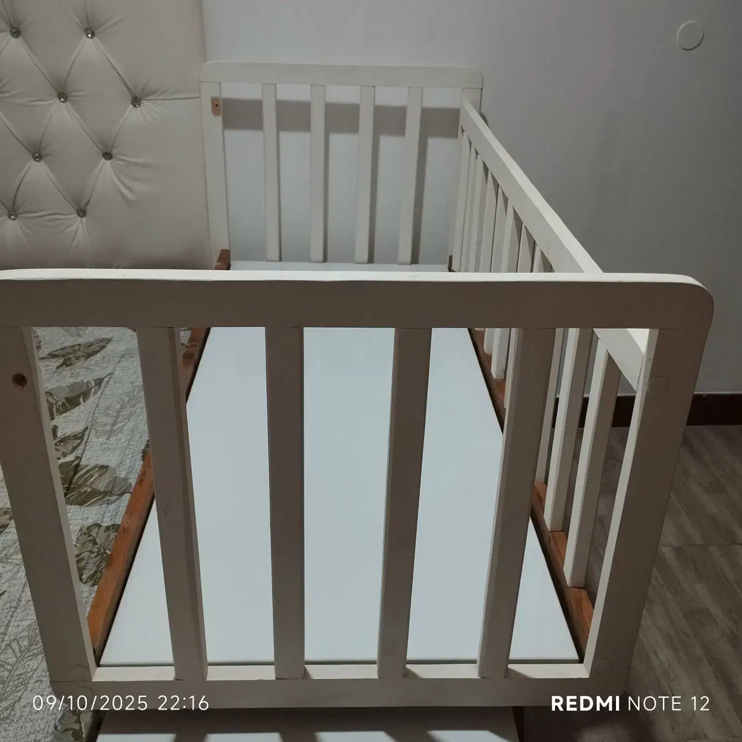 گهواره کودک(تخت کنار مادر)|تخت و صندلی بچه|رشت, پیرکلاچای|دیوار