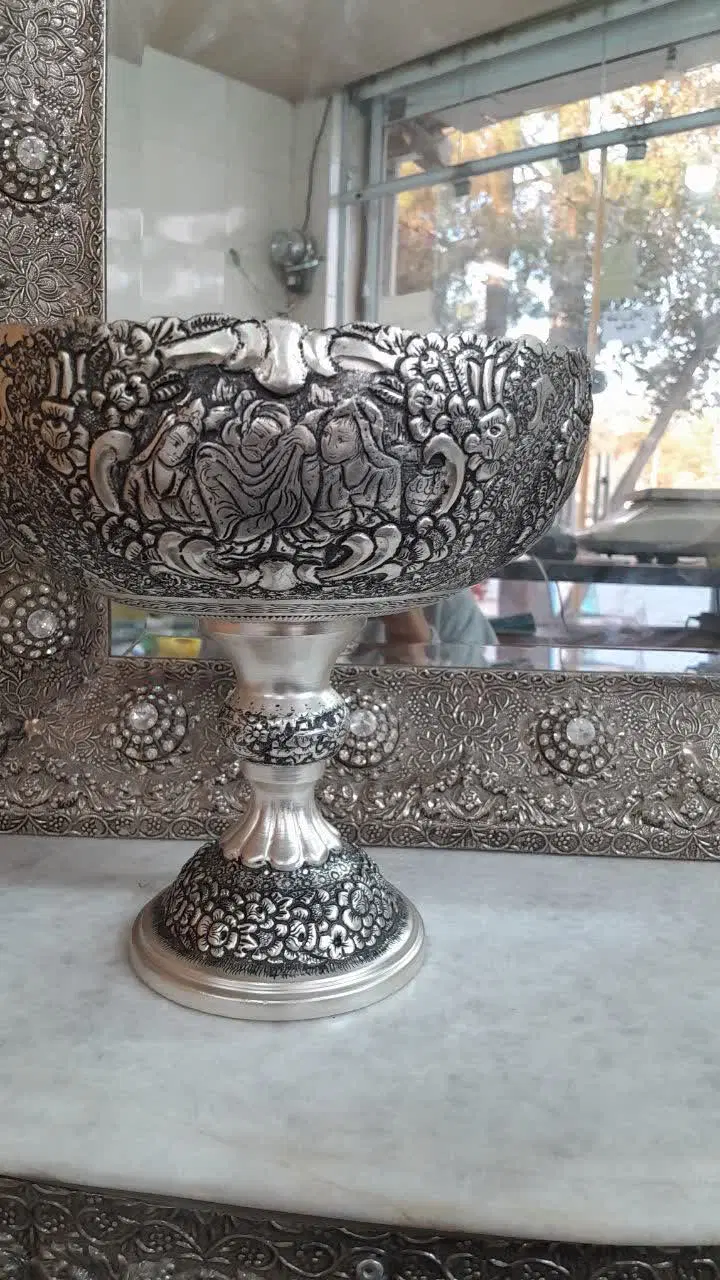 ظروف قلم زنی برنجی نقره نما دکوری|صنایع دستی و سایر لوازم تزئینی|تهران, بلوار کشاورز|دیوار