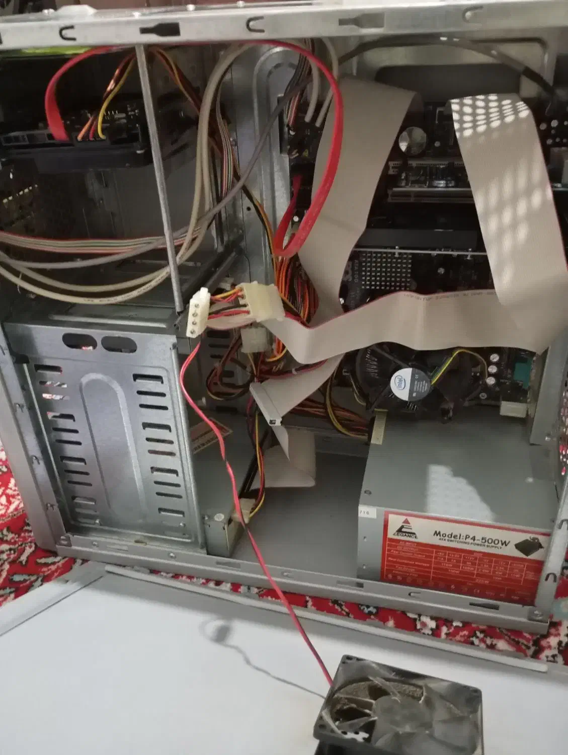 کیس نمی‌دونم سالمه یا نه فقطم همین سیما رو داره|رایانه رومیزی|هشتگرد, شهرک ارم غربی|دیوار