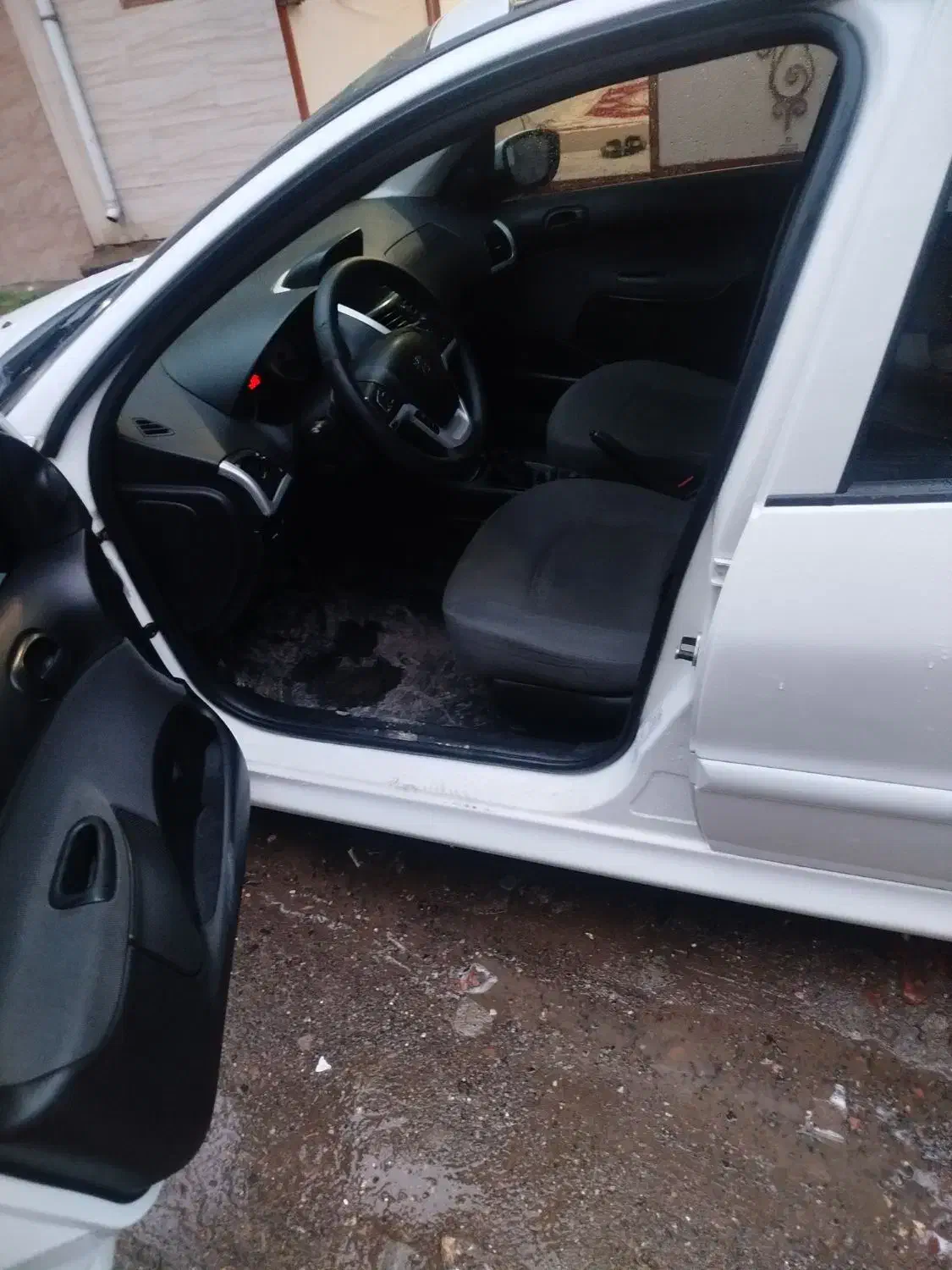 207پانا 1401|خودرو سواری و وانت|رشت, لاکان|دیوار