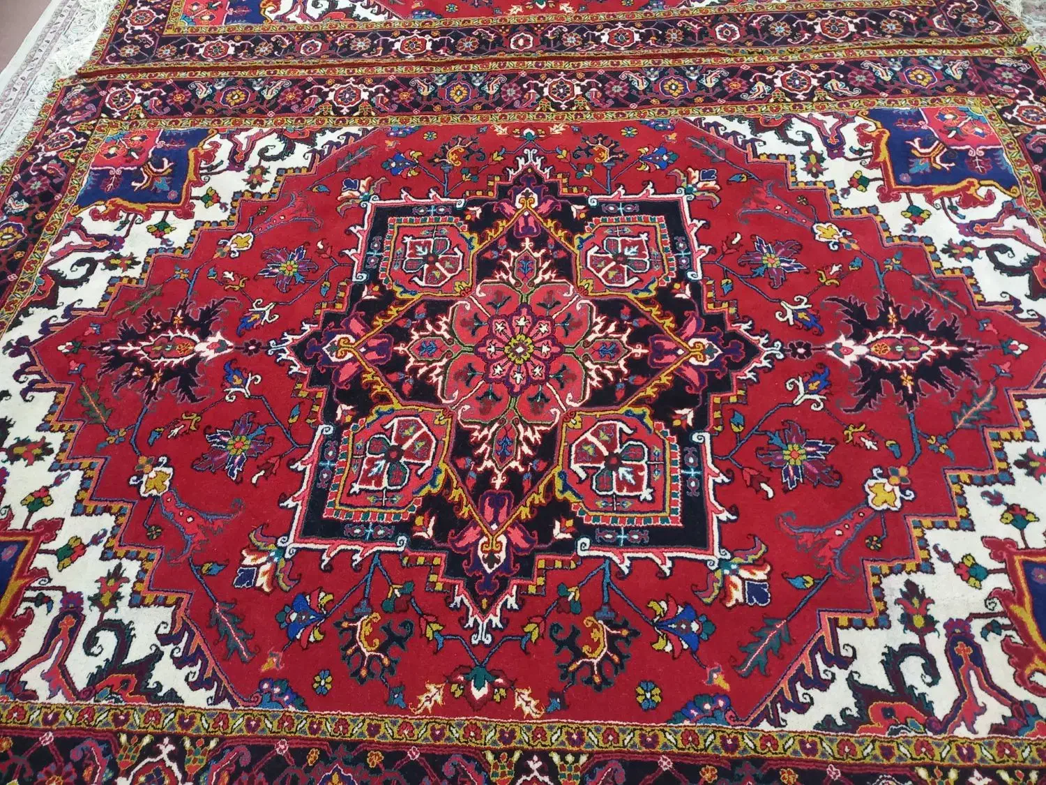 سه عدد فرش|فرش|هریس, |دیوار