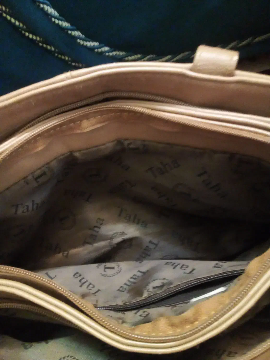 کیف بزرگ|کیف، کفش، کمربند|قدس, شهر‌قدس|دیوار