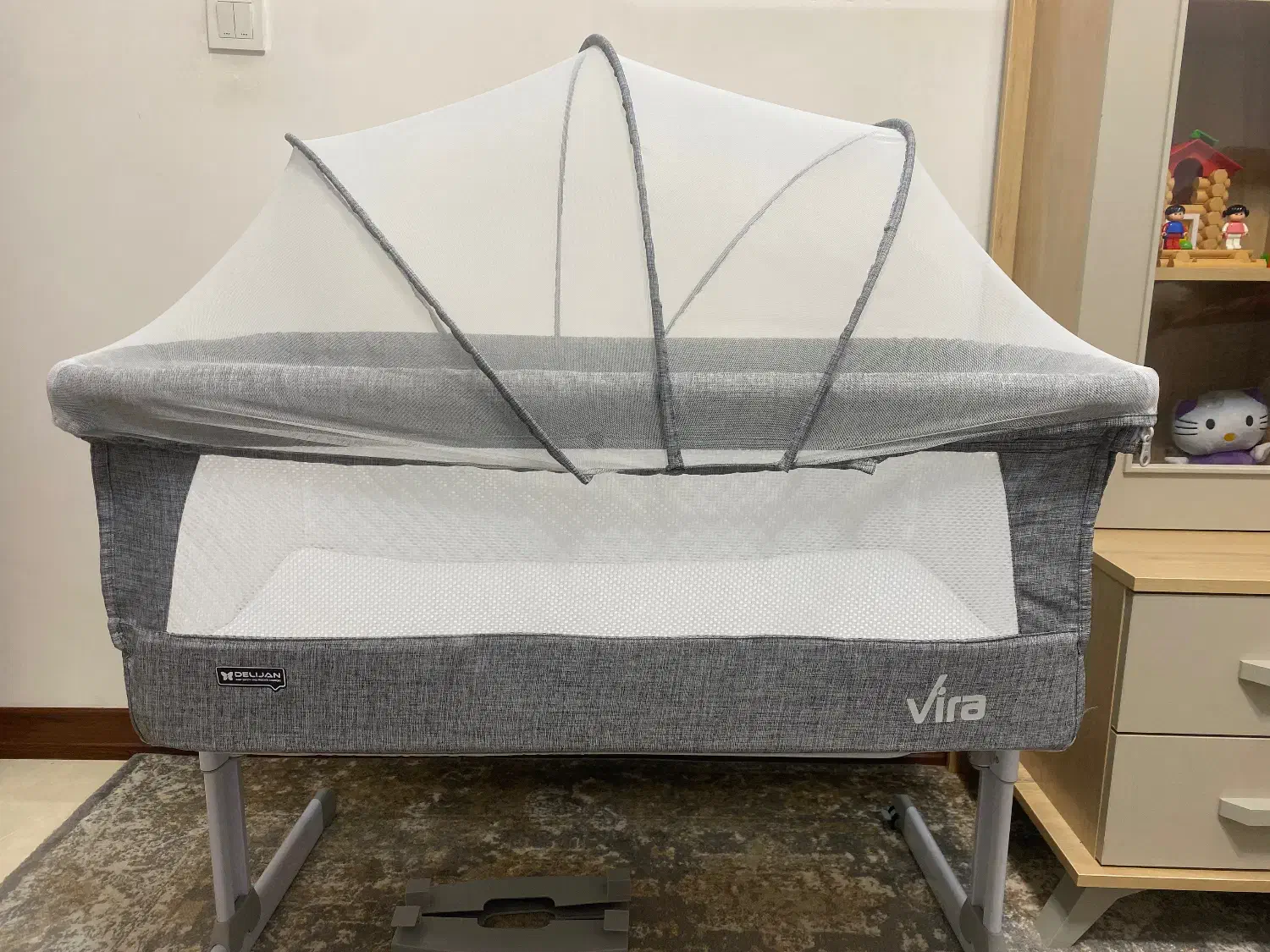 تخت  نوزادی کنار مادر مدل ویرا دلیجان در حد نو|تخت و صندلی بچه|آمل, |دیوار