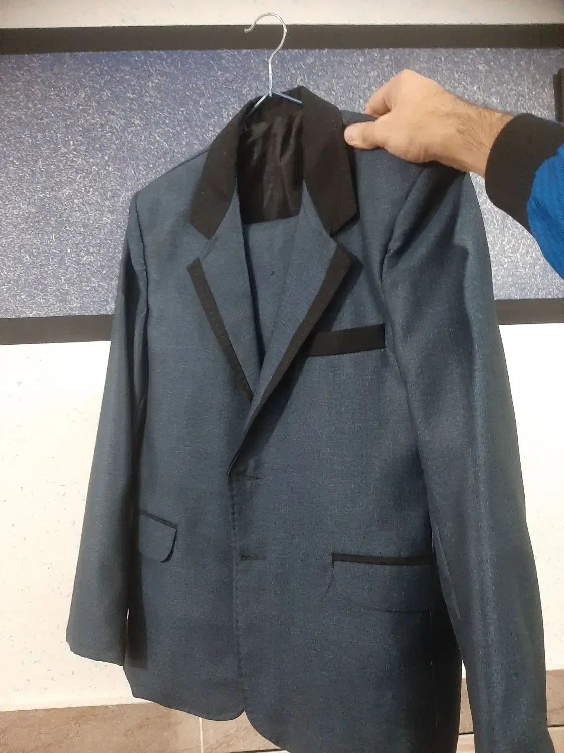 یک دست کت و شلوار|لباس|شوش, |دیوار