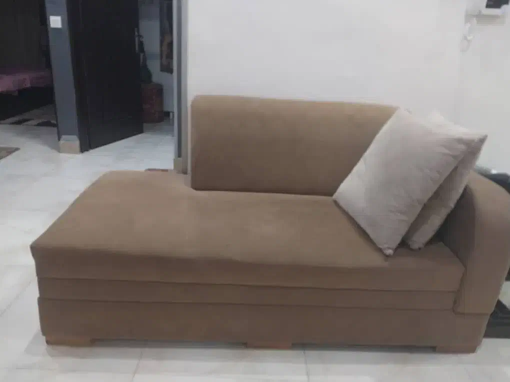 ۱عدد مبل ۳نفره شزلون|مبلمان خانگی و میز عسلی|رشت, باهنر|دیوار