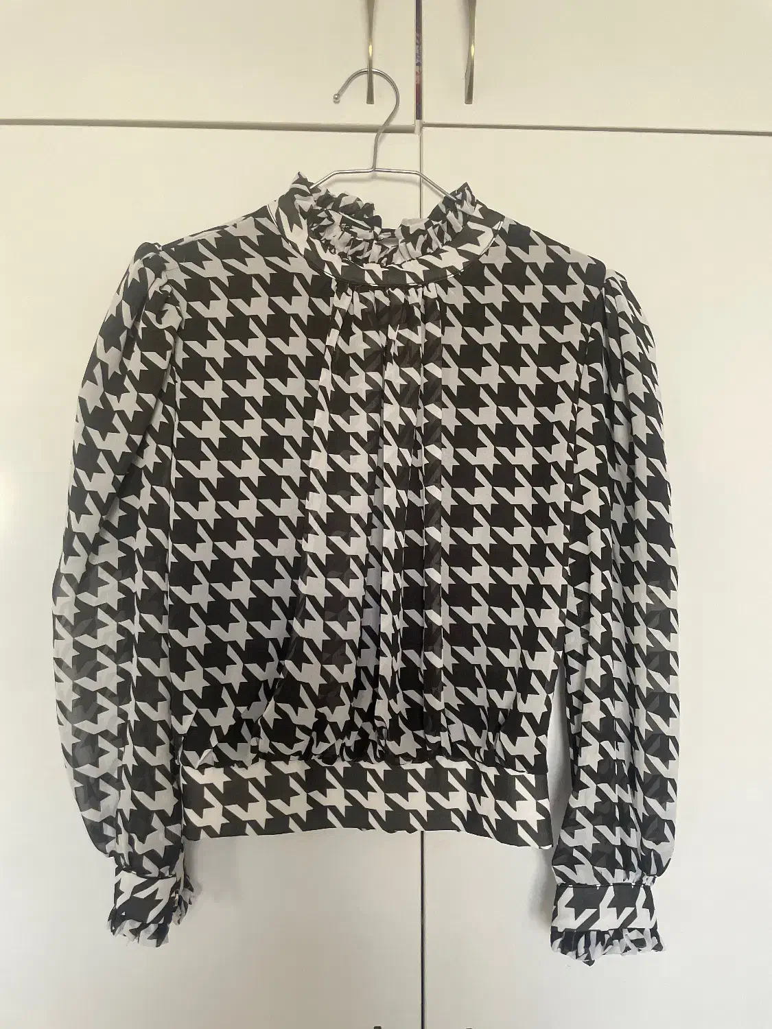 لباس مجلسی|لباس|تبریز, |دیوار