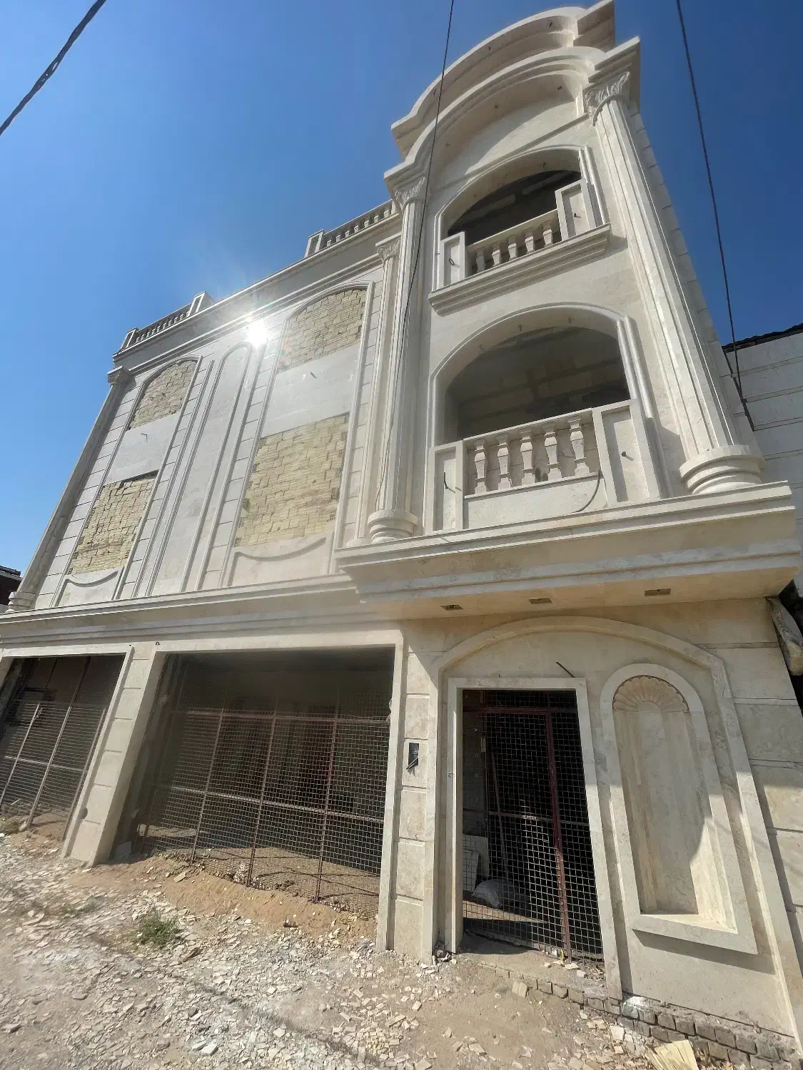 خانه سه طبقه با اسکلت بتن با ۷۰ درصد پیشرفت|فروش خانه و ویلا|یزد, |دیوار