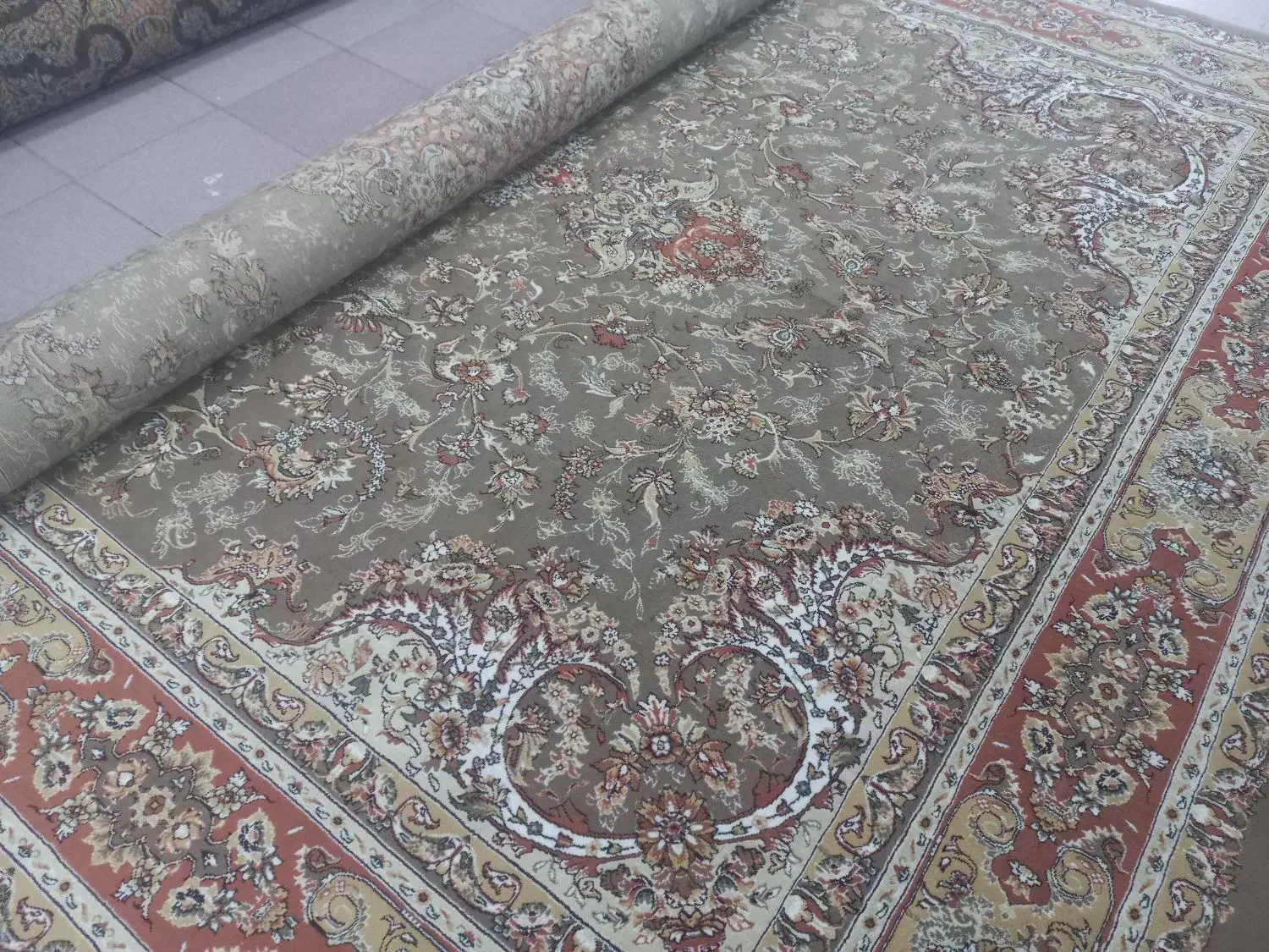 پادری فرش هم دارم|فرش|بندرعباس, |دیوار