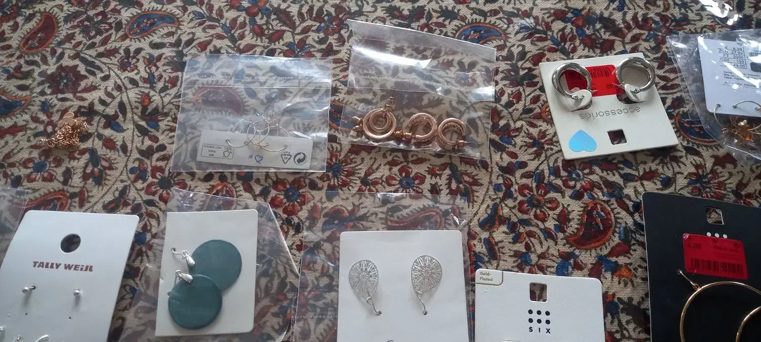 تعدادی بدلیجات نو همه کاور دارند|بدلیجات|تهران, جوادیه تهرانپارس|دیوار